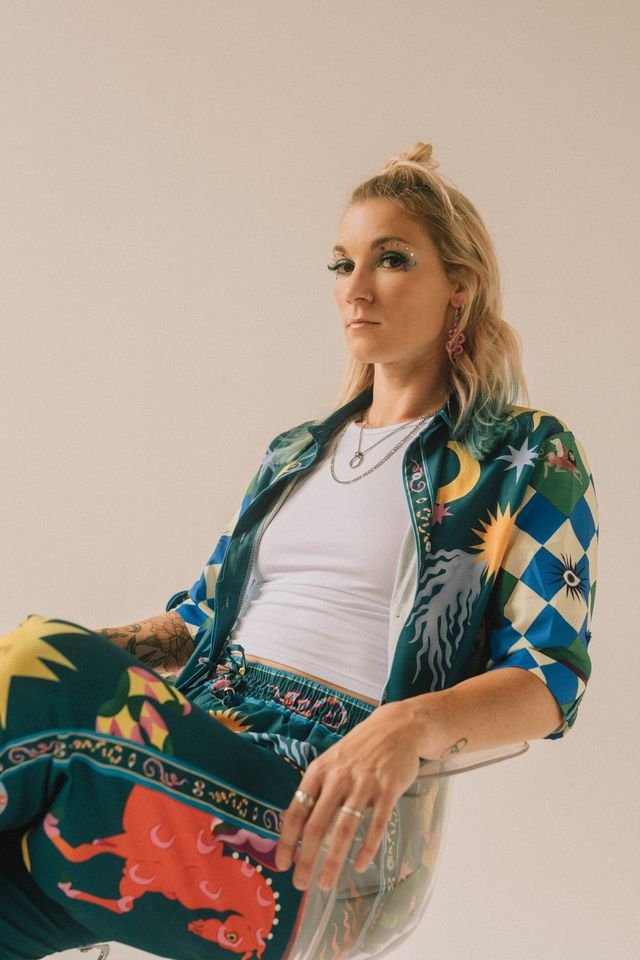 Pop/Review Jessie Phelps - Well Done