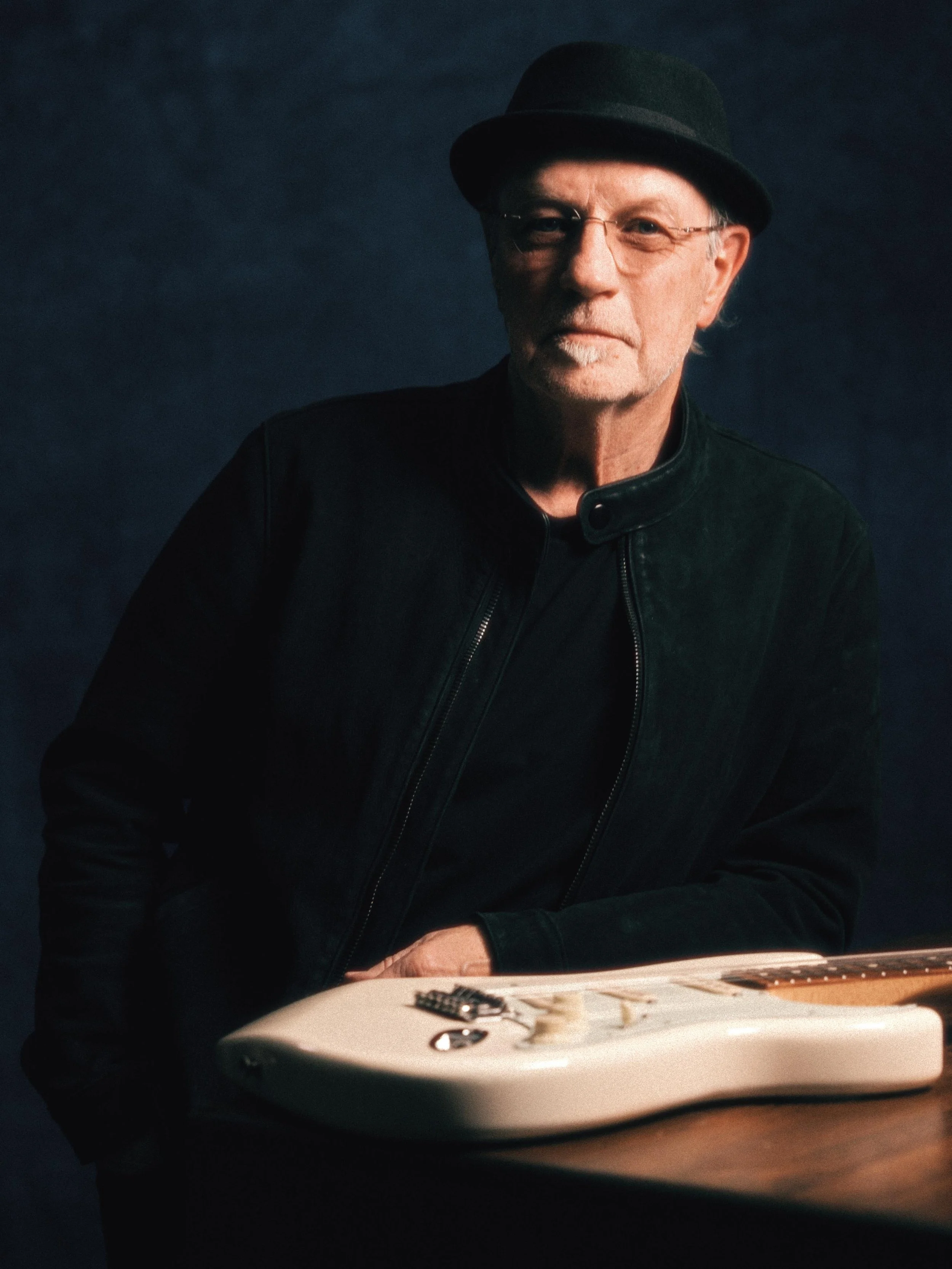 Blues/Review David Starr - Must Be Blue