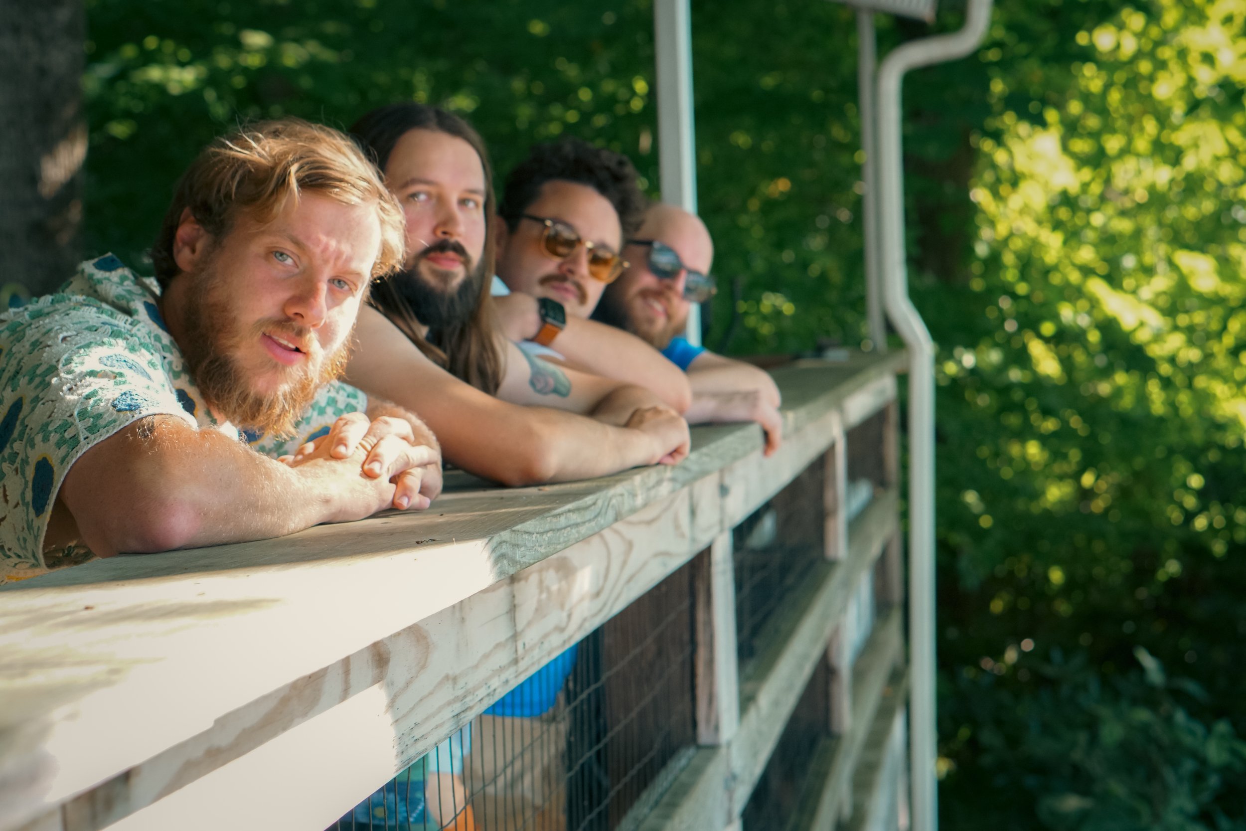 Folk/Review Mahto and The Loose Balloons - Something Old, Something New, Something Borrowed, Something Blue