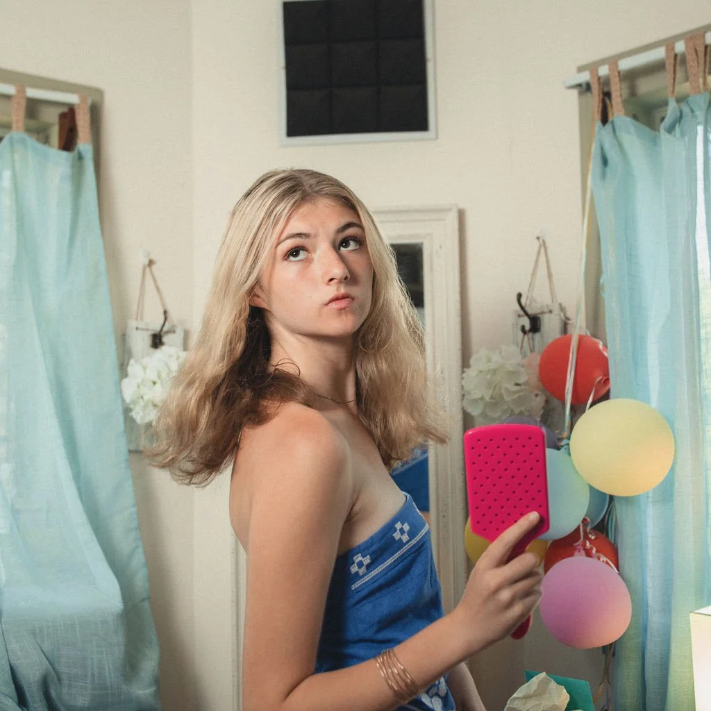 Pop/Review Ava Valianti - Clean My Room