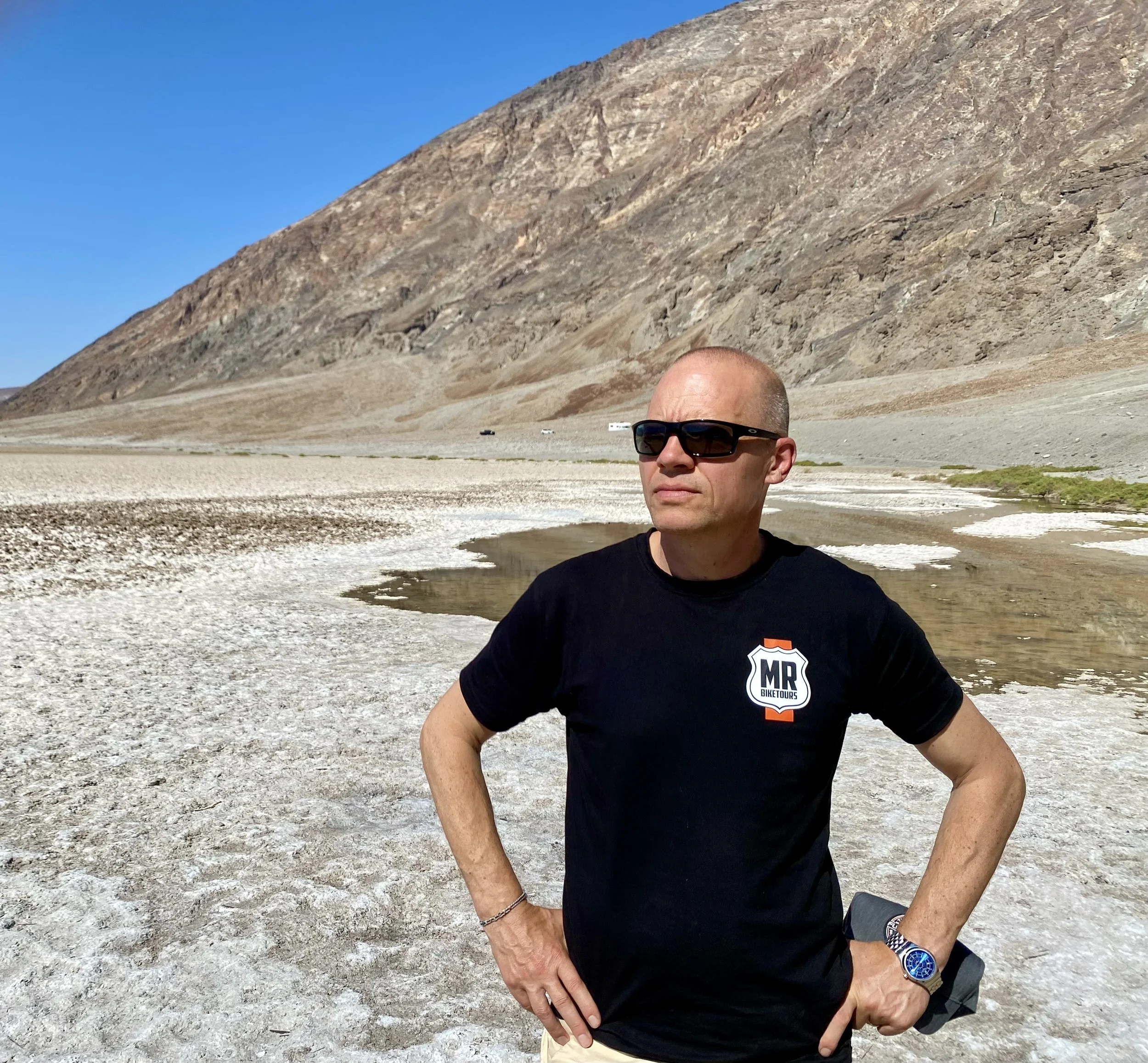 Rock/Review Ulrich Jannert - Two Men by the Harbor