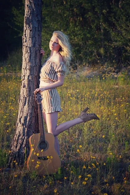 Pop/Review Maryann Connolly - Etched In Love