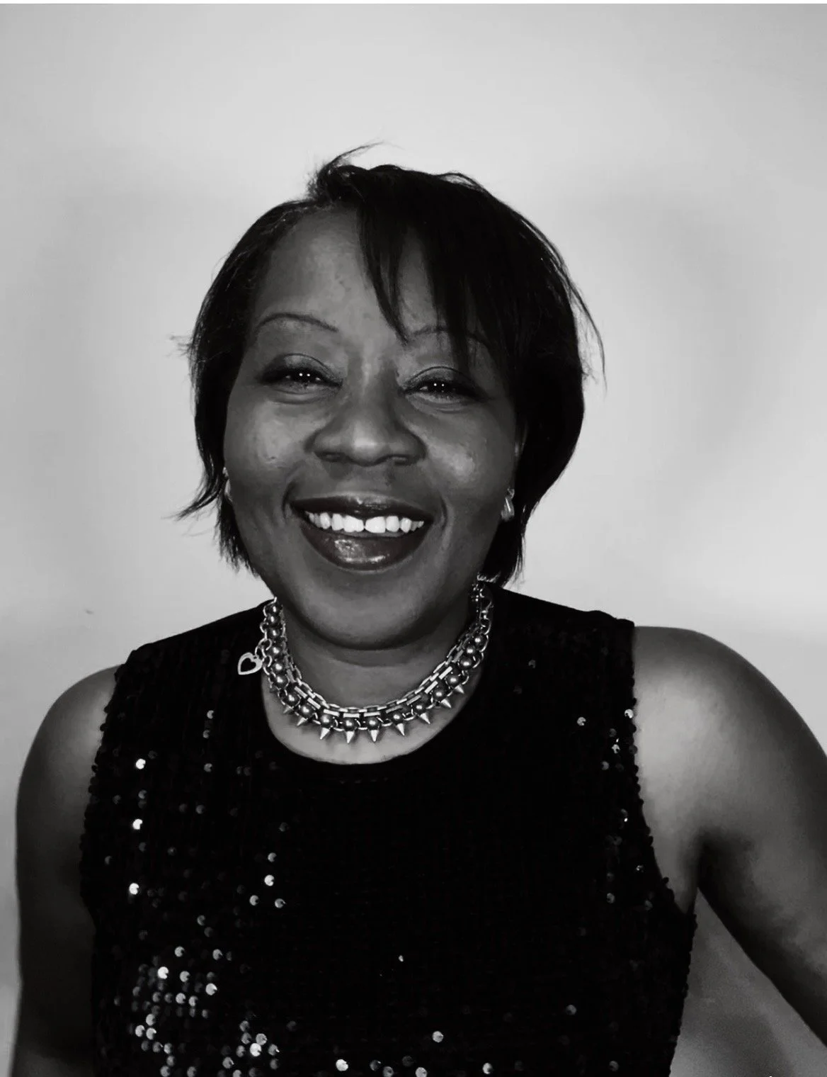 Rock/Review Fiona Amaka - Justified