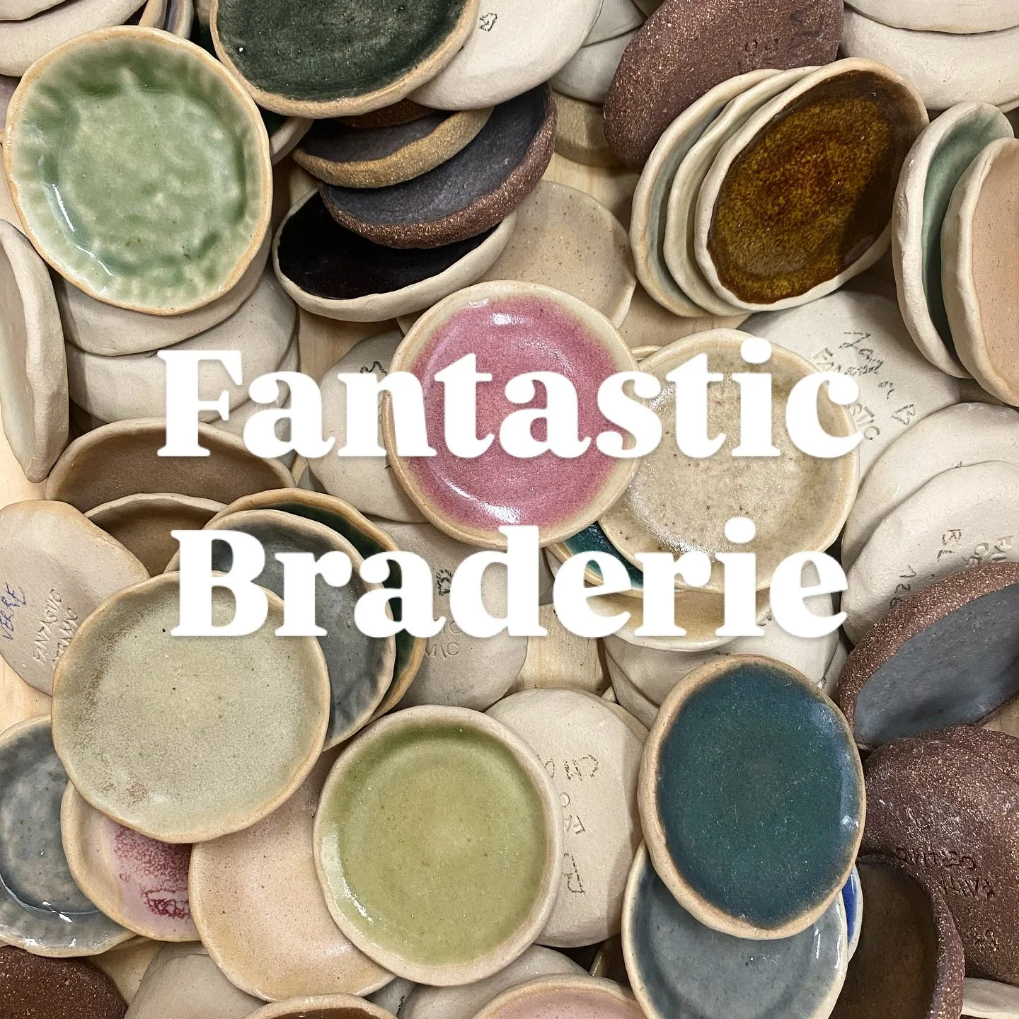 Rdv ce samedi  de 11h &agrave; 17h pour un dernier rdv fantastic &agrave; @la.cite.bleue, venez m&rsquo;aider &agrave; d&eacute;m&eacute;nager l&eacute;ger 📦🏺👋
.
C&rsquo;est le grand m&eacute;nage de printemps avant de changer d&rsquo;atelier !  A