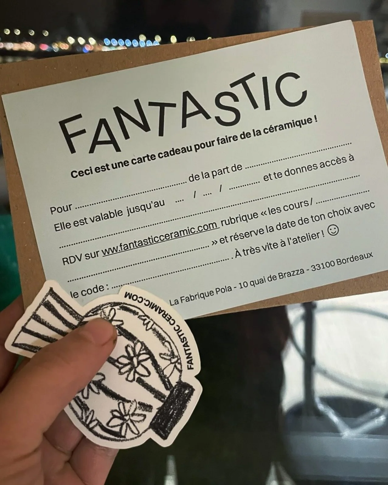 Pour No&euml;l, offrez un moment fantastique pour faire de la c&eacute;ramique ! 
Retrouvez les cartes cadeaux en ligne sur mon site internet ou ce week-end &agrave; grande sup&eacute;rette de No&euml;l de la @fabriquepola ! 
Samedi : 15h-20h 
Dimanc