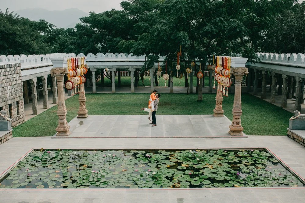Outdoor Pre-Wedding Poses for Picture-Perfect Moments