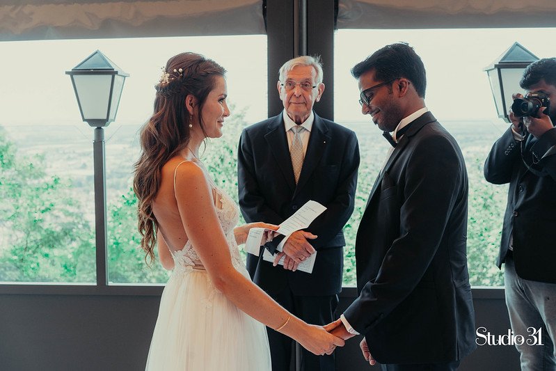 premium-candid-wedding-photography-studio-31 (2).jpg