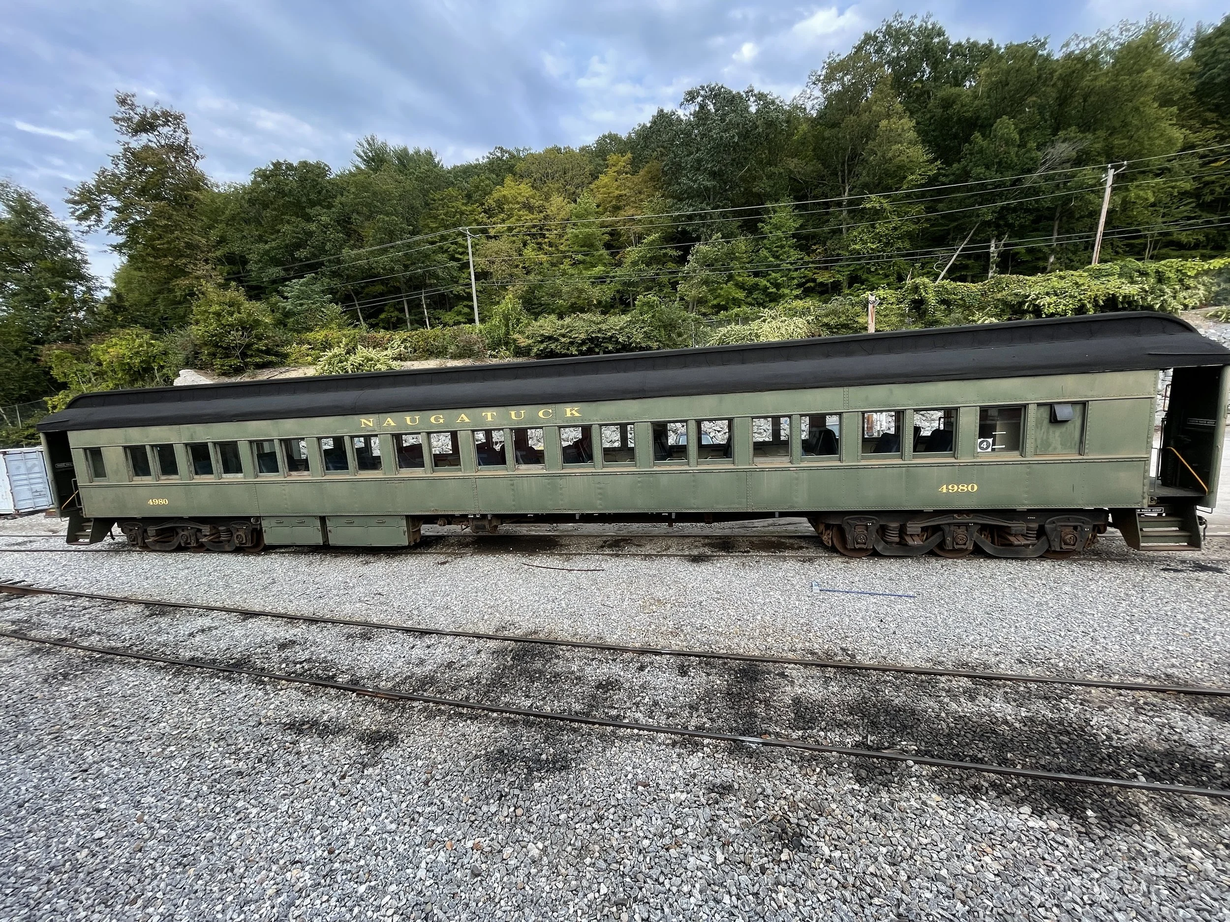 Naugatuck Coach 4980