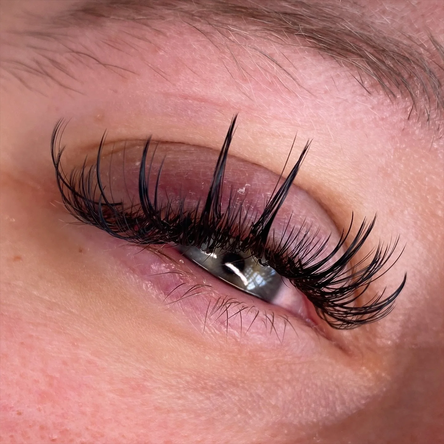 Spikes and dense 

Get your lashes on, go on to my bio to book your appointment today ! 

#lynchburgva