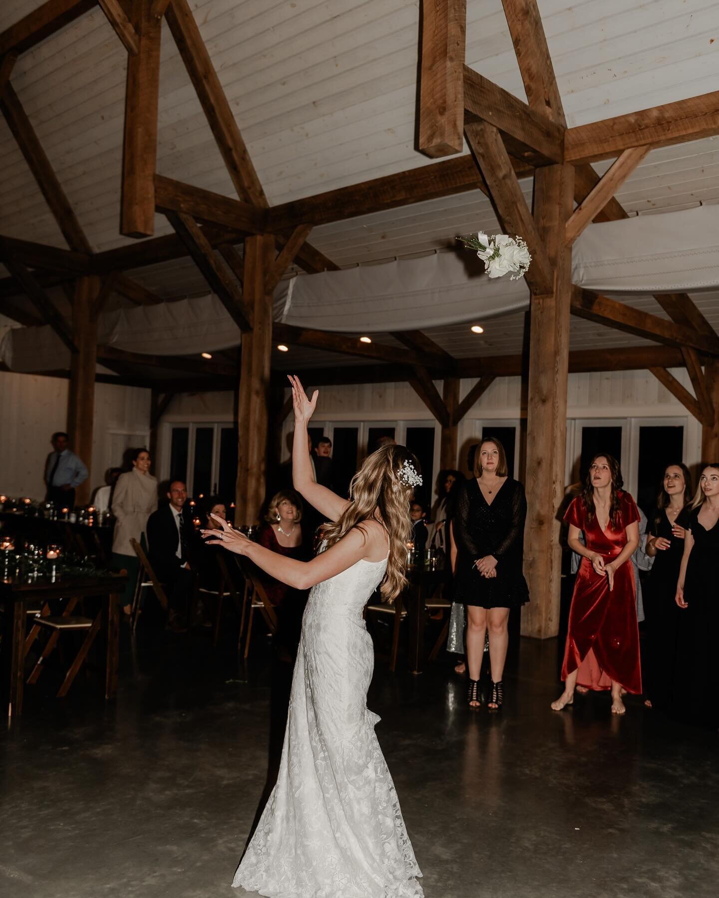 The catch: a very entertaining progression of photos💐✨
&bull;
Thank you Erin &amp; Matthew for letting us be a part of your incredible day!!🧡
&bull;
📸: @calla.photographyy