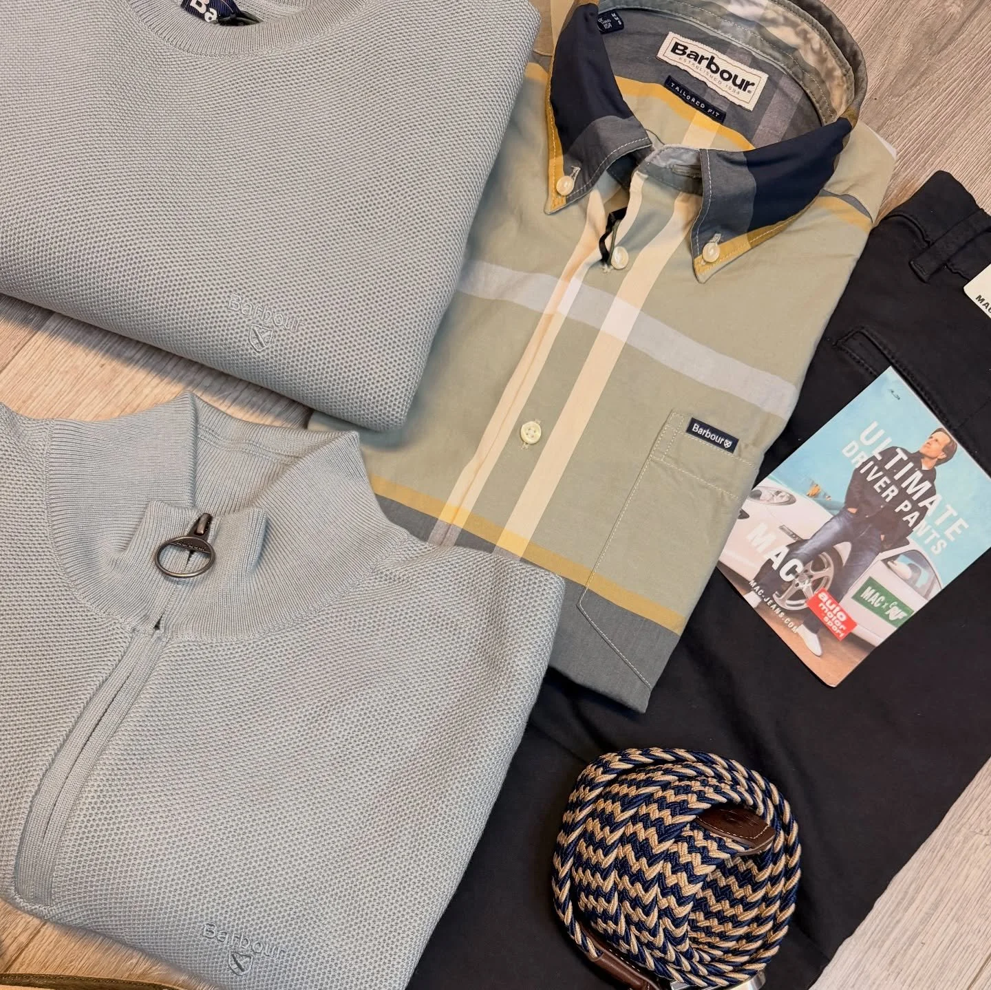 Weekend uniform, but make it refined. 🌿

Soft knits, muted checks, tailored navy, and suede boots to seal the deal. Effortless, classic, and just polished enough to look like you planned it (even if you didn&rsquo;t).

#MensStyle #SmartCasual #Timel