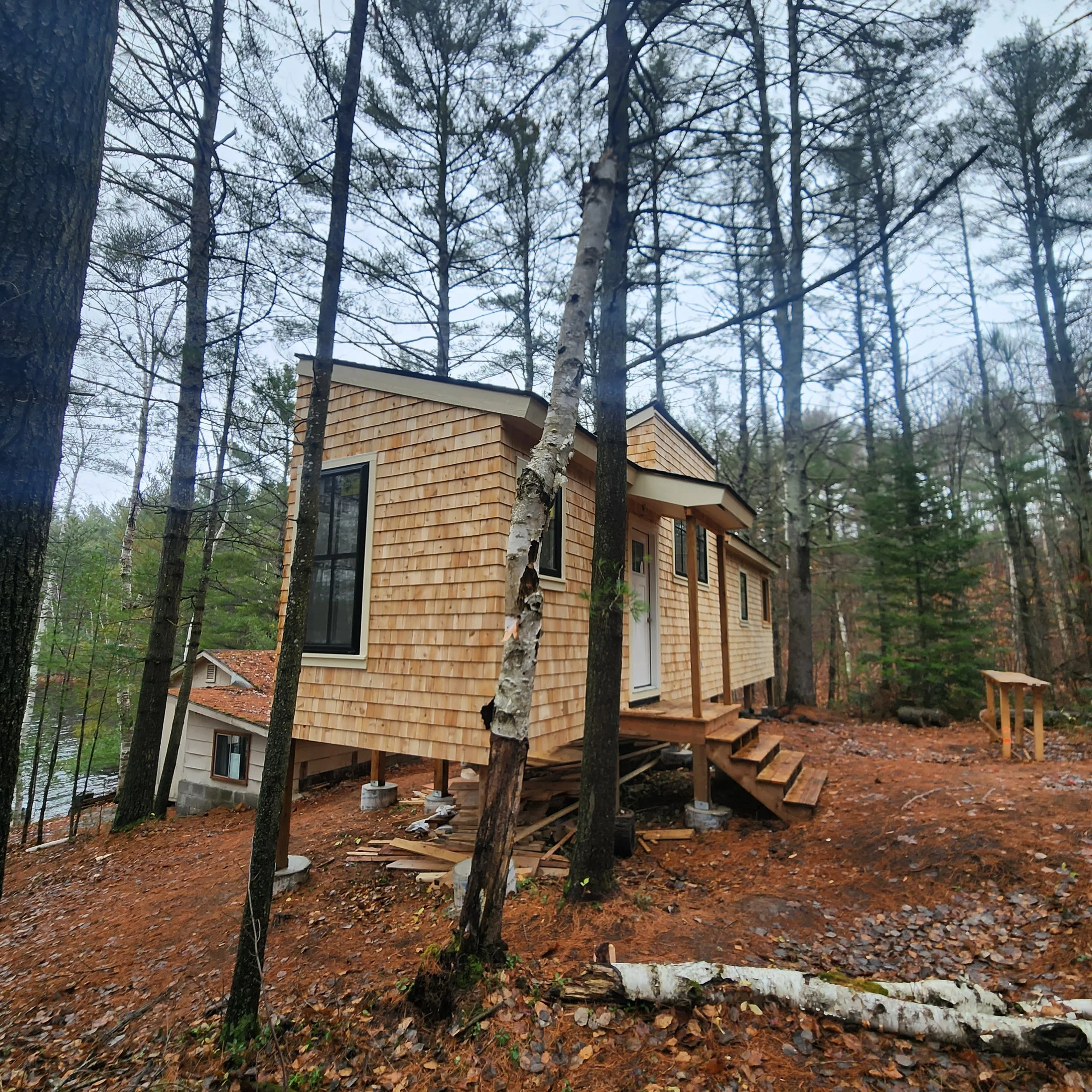 custom-cottage-build-cedar-shingle-waterfront-elevated-design-baysville-muskoka.jpg