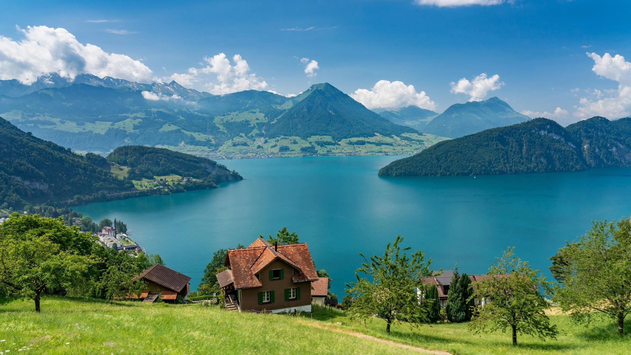 Lake-Lucerne-Your-Curated-Switze.jpg