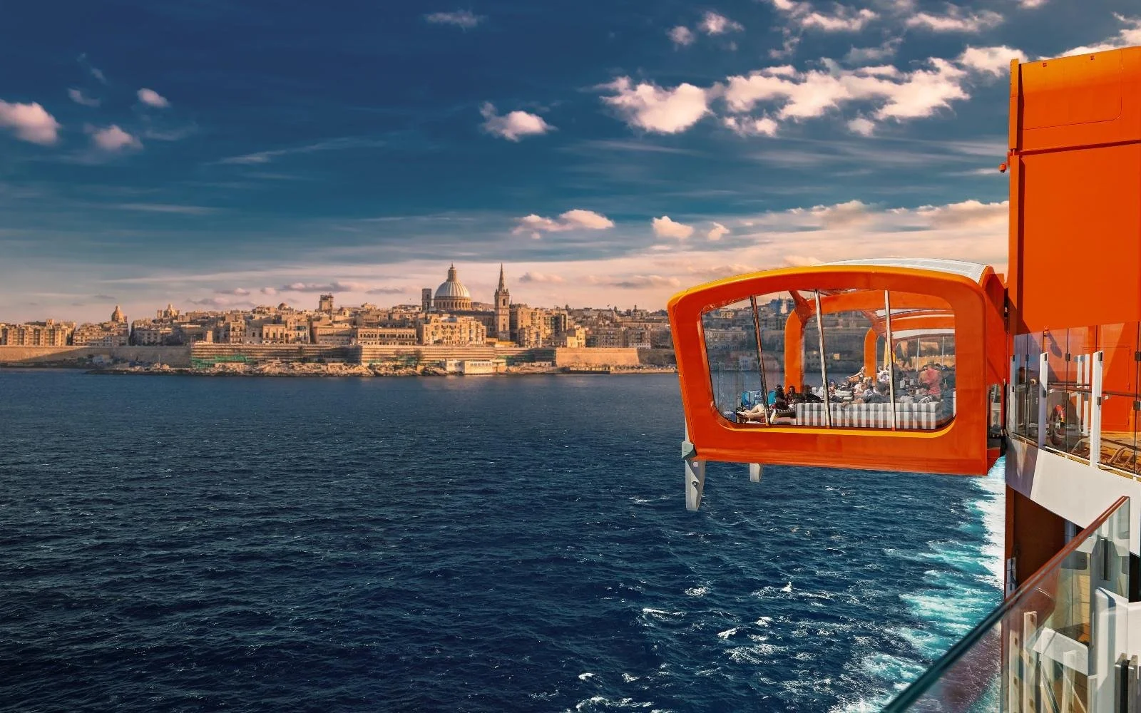 Experiences_Cruises.jpg