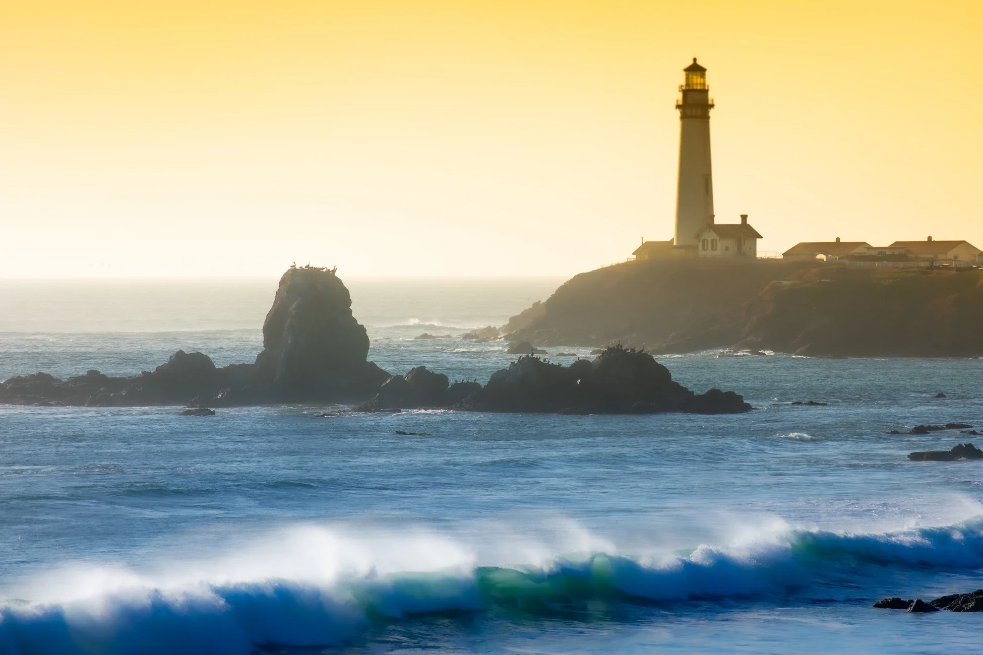 Lighthouse Waves 2.jpg