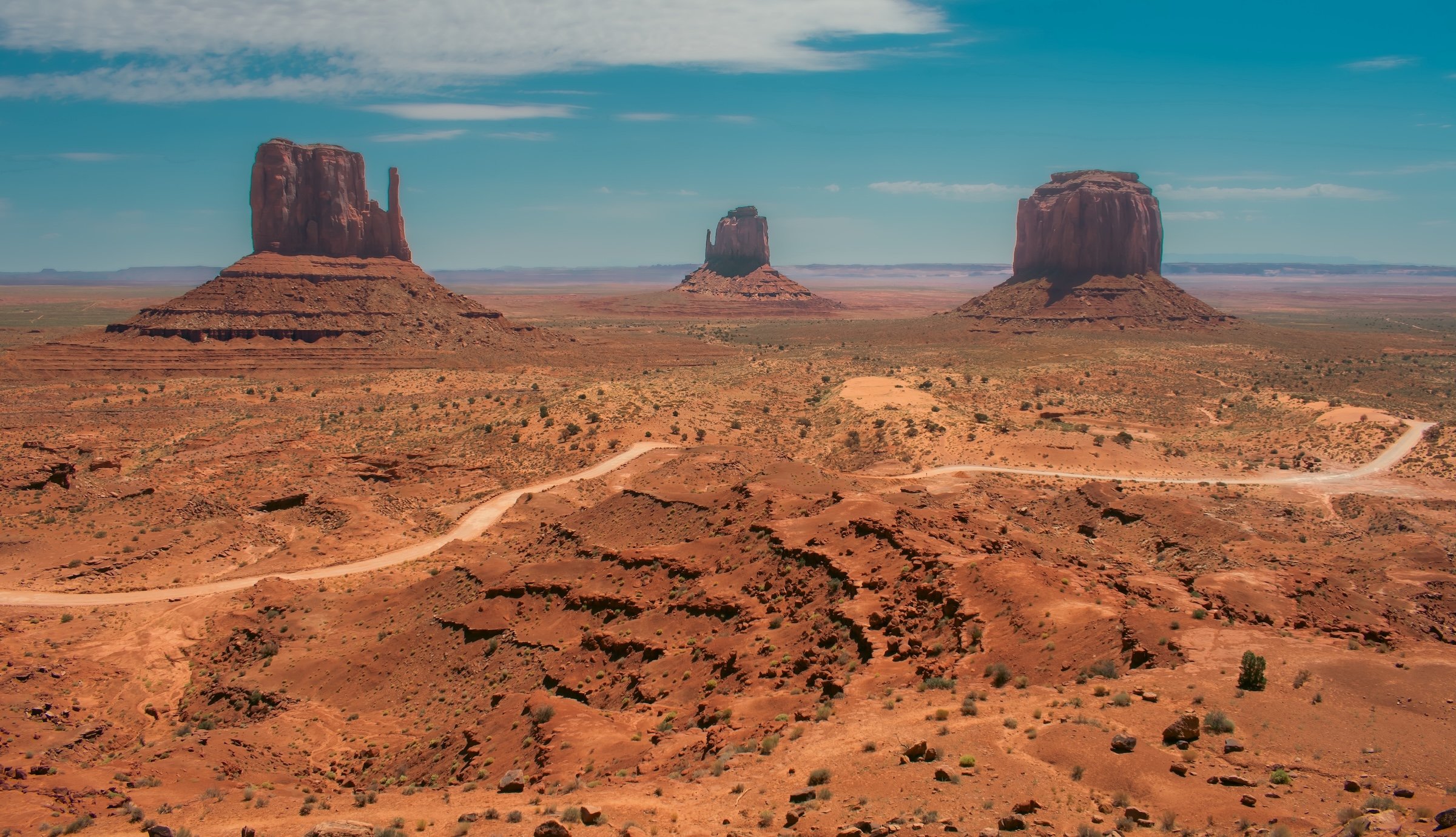 Road Through Monument Valley2.jpg