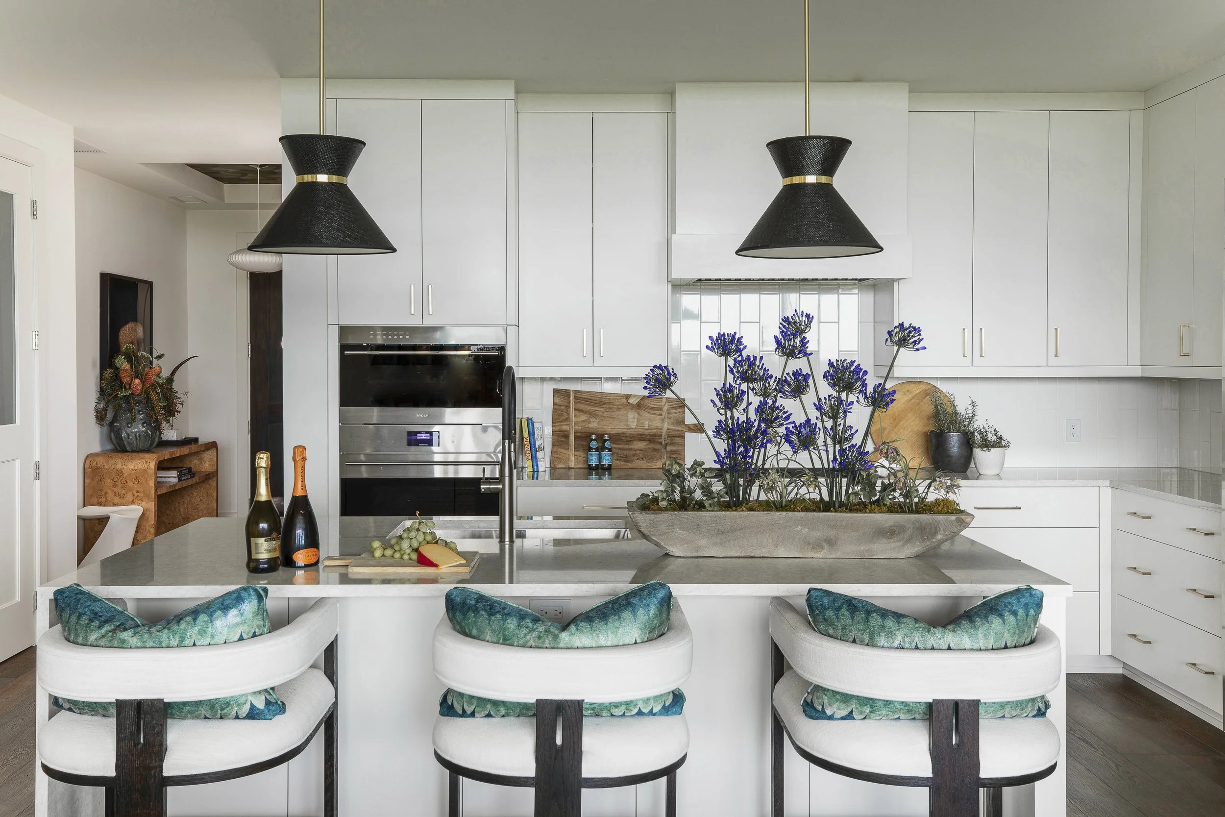 Lesley-Steinberg-Interiors_Graydon-Buckhead_Elizabeth-Lauren-Granger_Graydon-Kitchen-Island.jpg