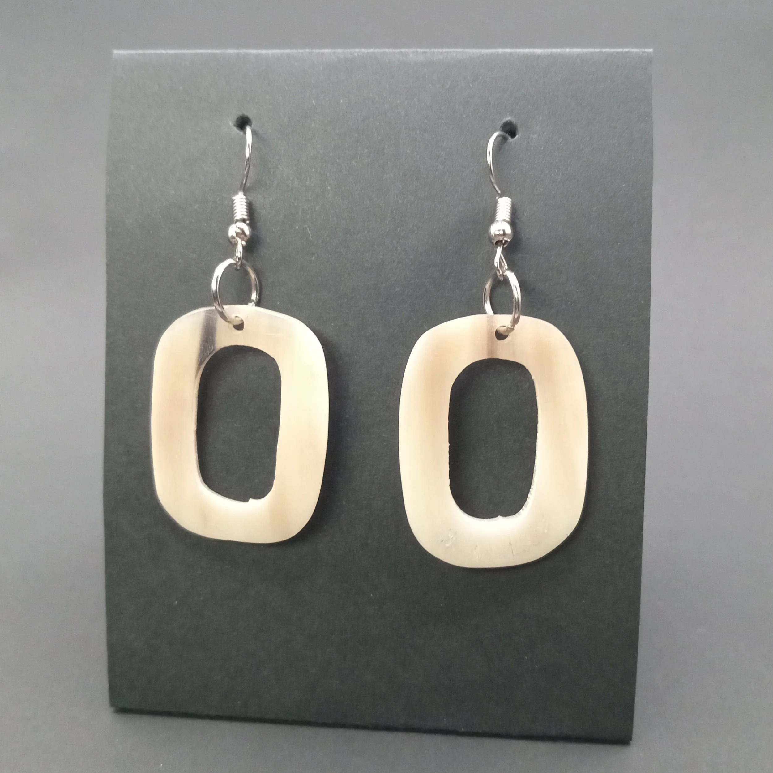 Earrings B5 061-a.jpg