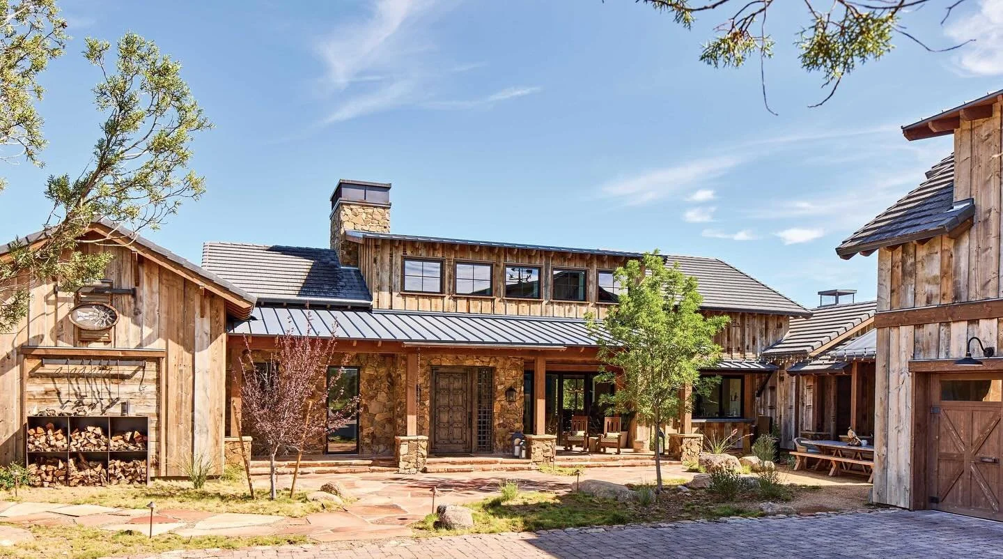 We love seeing our industry partners and friends in the press, not only because&nbsp;they deserve every bit of it, but also because then we get to see the incredible work they do!&nbsp;🤩

@candelariadesign was recently featured in @phoenixhomeandgar