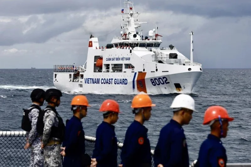 Vietnam steps up South Reef expansion, careful not to provoke China