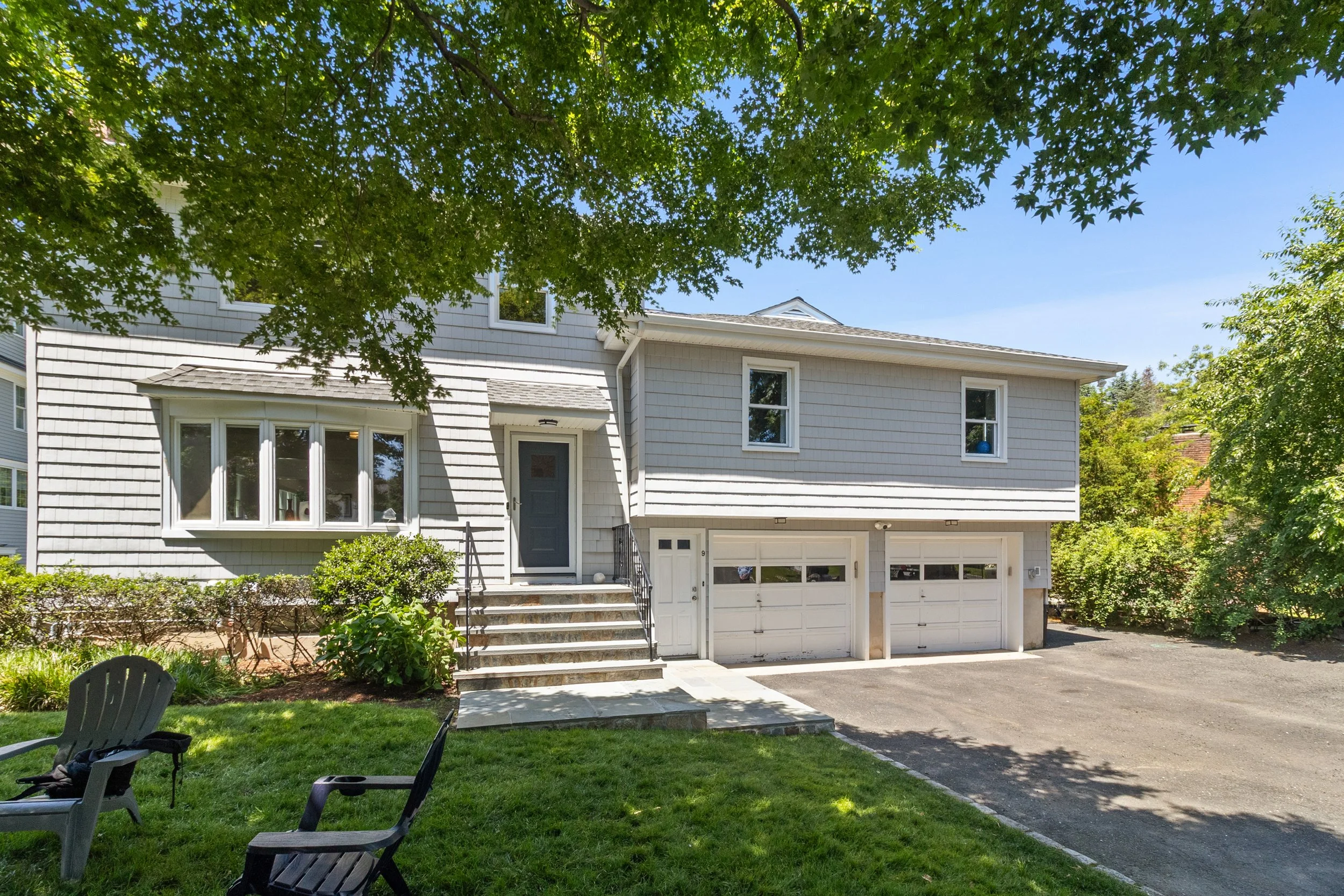 9 Deluca Drive