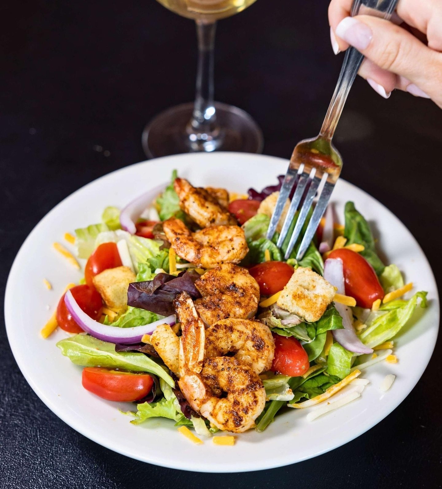 Keep it light and fresh for lunch today with a Grilled Shrimp Salad from Half Shell! 🥗🦐 Lunch specials are available Mon-Fri 11AM-3PM. 

Click the link in our bio to view our menu or order online. 📲