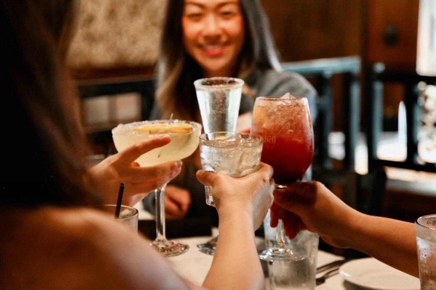 The best way to start your weekend? Right here. 🍸