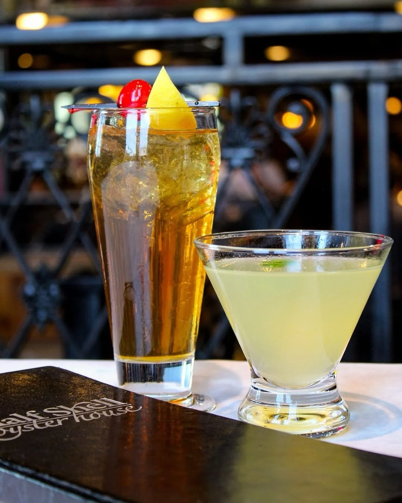 Fall cocktails are here! 

🍑 Garden Peach Martini | Tito&rsquo;s Handmade Vodka, peach schnapps, peach pur&eacute;e, fresh basil
🥃 Kentucky Tea | Bulleit Rye, peach schnapps, Southern sweet tea

$2 off all glasses of wine, liquor, and draft beer + 