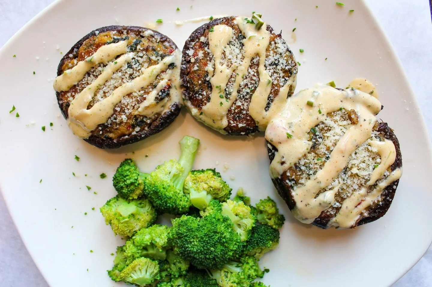 Big flavor. Your way. ⚜️

Our Seafood Stuffed Portabellas are available in both small and traditional portions. 

👉 Learn more about our new all-day menu at halfshelloysterhouse.com/everyday