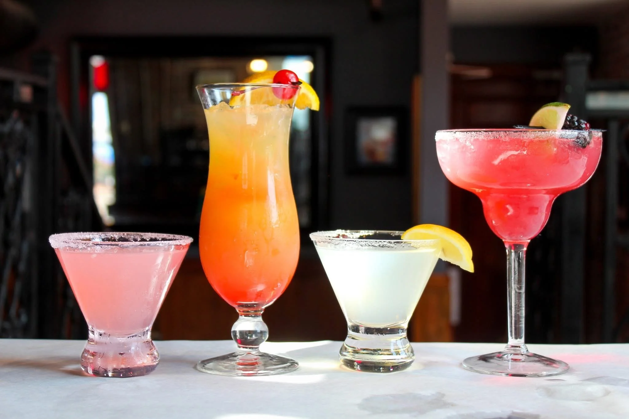 Cheers to the weekend! 🍷🍸🍹 Clock out, meet up, and kick off your Friday with your favorite cocktails at Half Shell Oyster House!

Happy hour starts at 3PM ✨