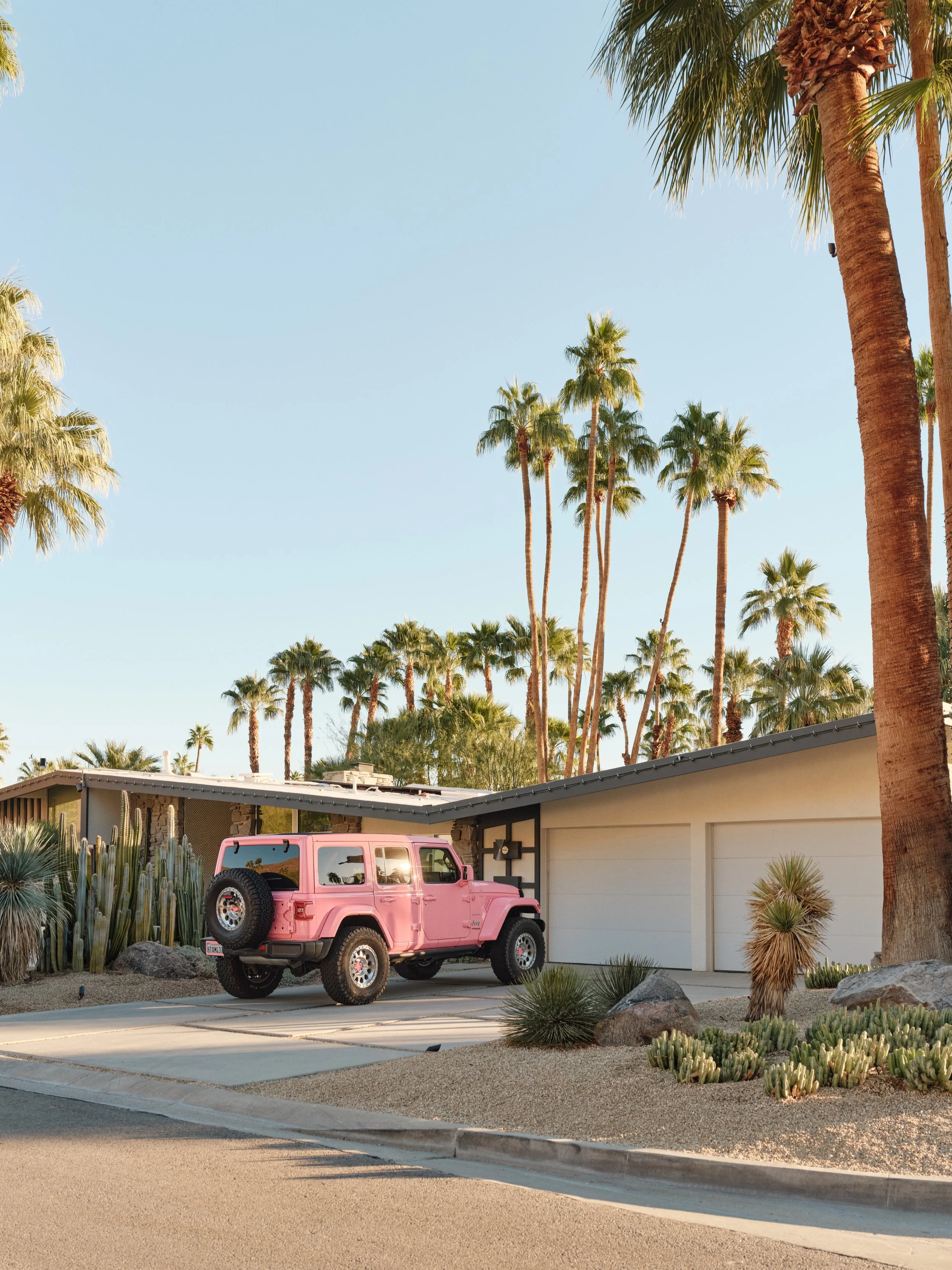 pinkjeep.jpg