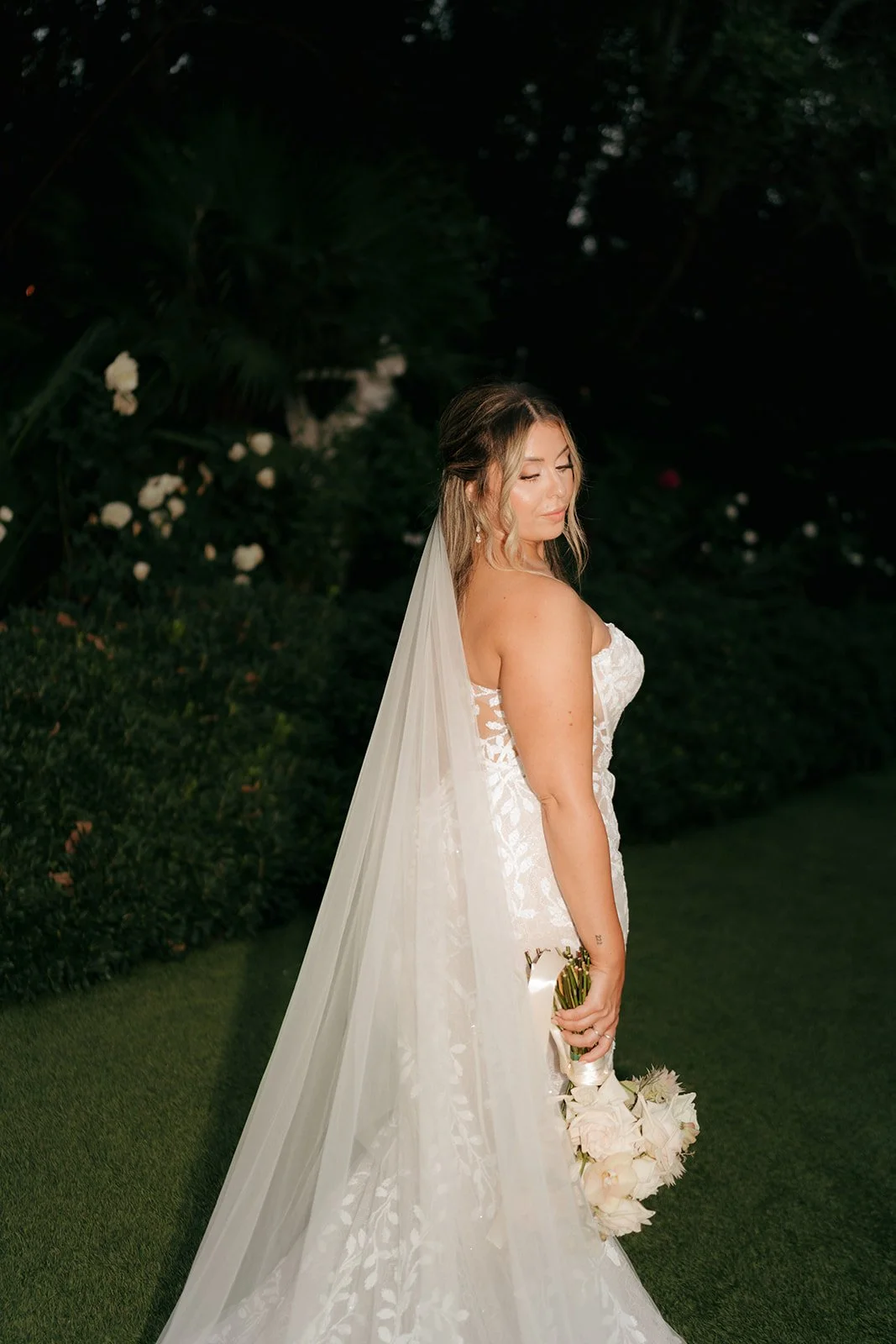 Bridal Portraits, Botanica Wedding Venue, candid lifestyle Los Angeles wedding photographer