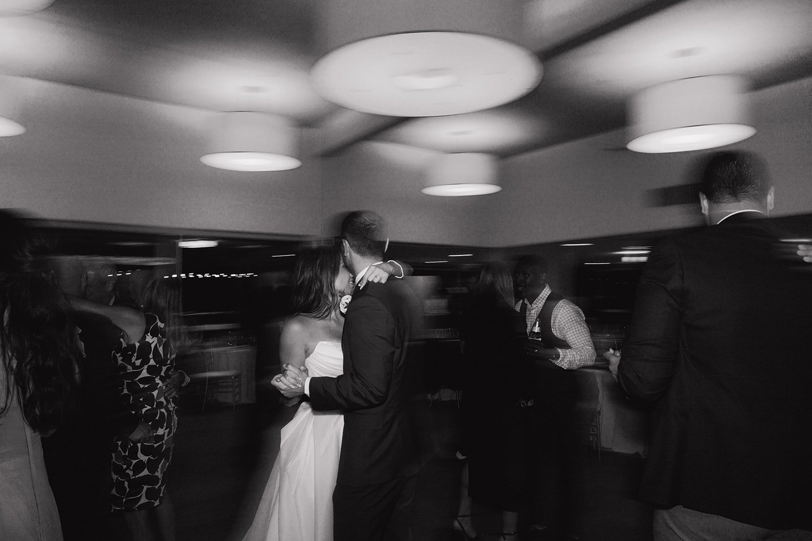 Palos Verdes Golf Course Venue, Los Angeles Wedding photographer, first dance, candid lifestyle photography