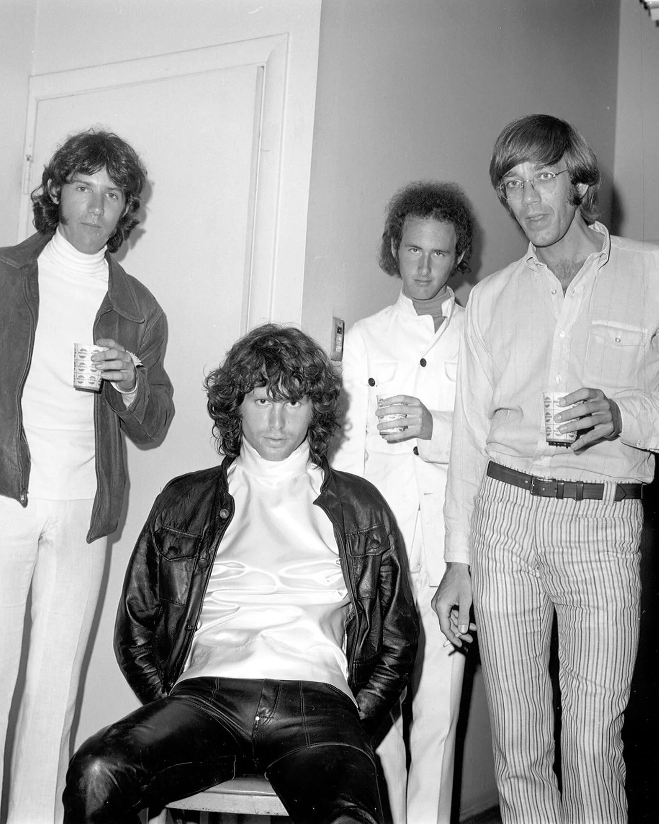 Cheers! It&rsquo;s Friday!

📸: Posing backstage in 1967.

Photo courtesy of Getty Images.