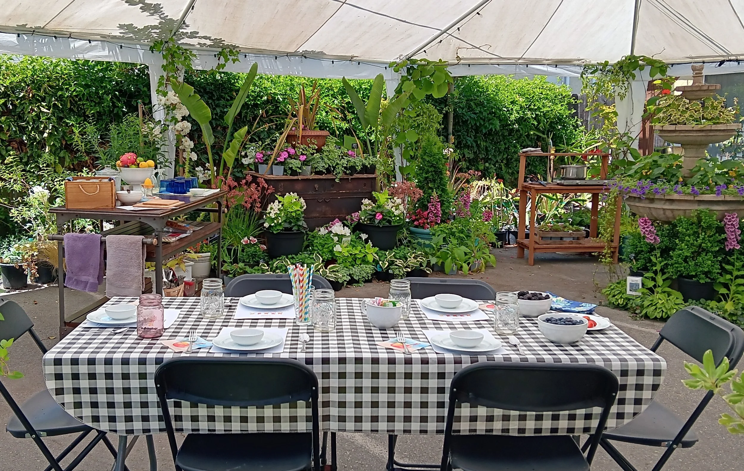 We'll coordinate the decor with you