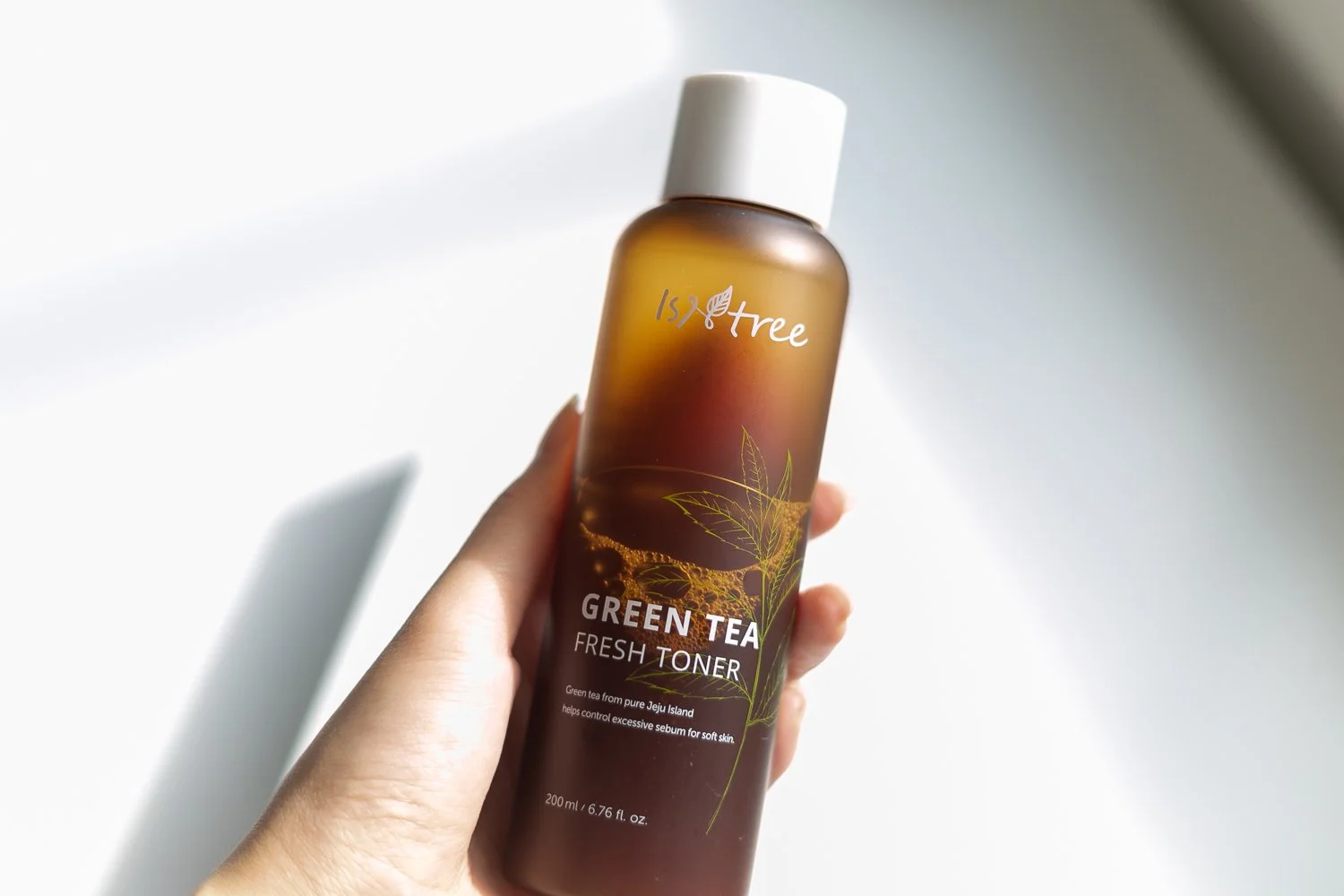 isntree green tea toner