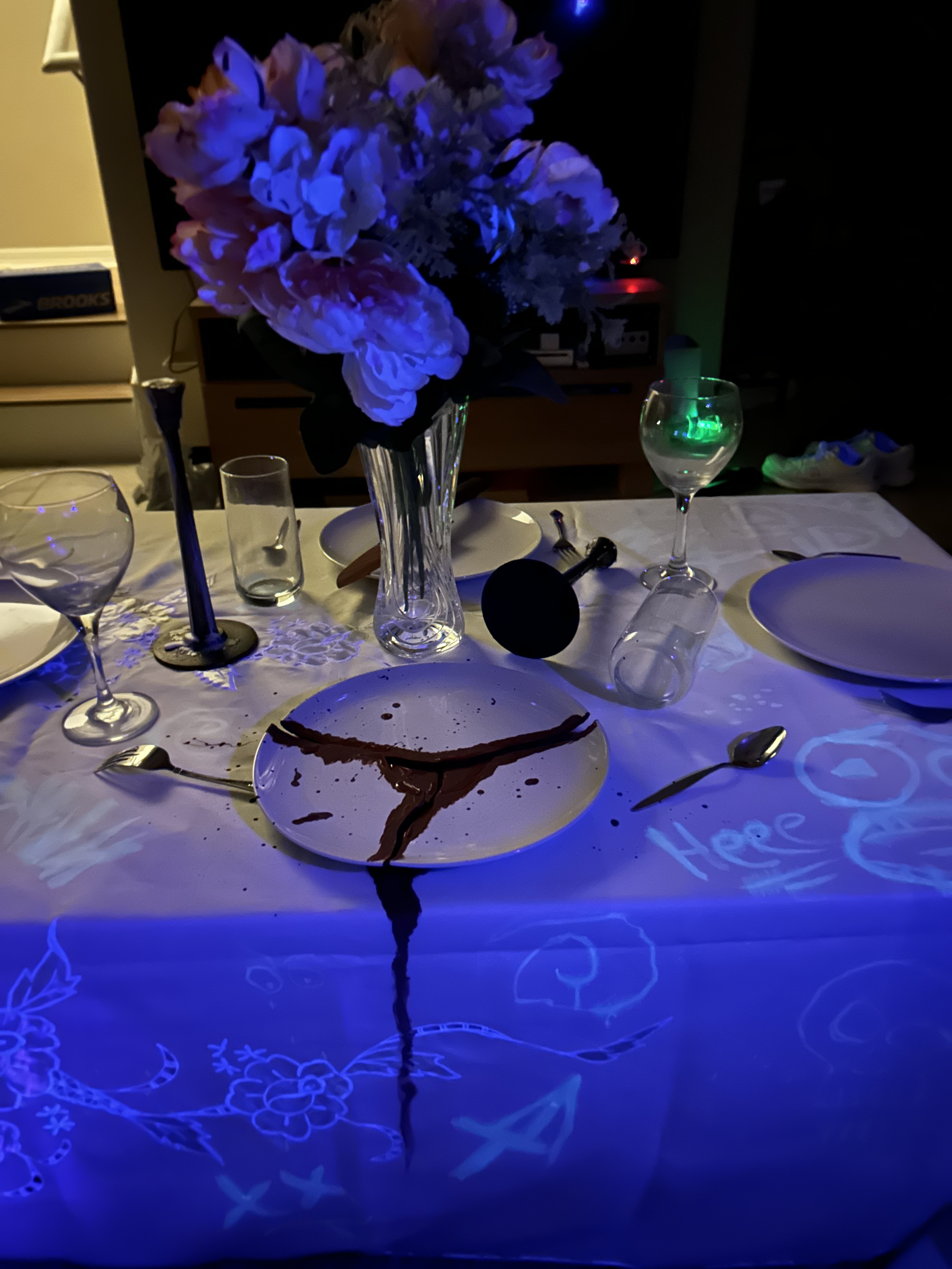 Utilize the UV Light to see more.