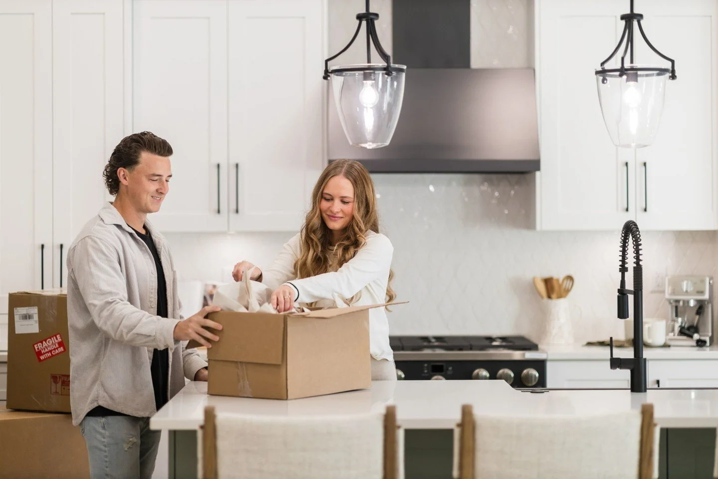 Hello, November &mdash; a new month, a fresh start. 🤎

Here&rsquo;s to new beginnings, cozy moments, and spaces that feel like home.
&bull;
&bull;
&bull;
&bull;
&bull;
#interiordesigner #interiordesign #dreamhome #luxuryliving #yvr #decor #kitchen #