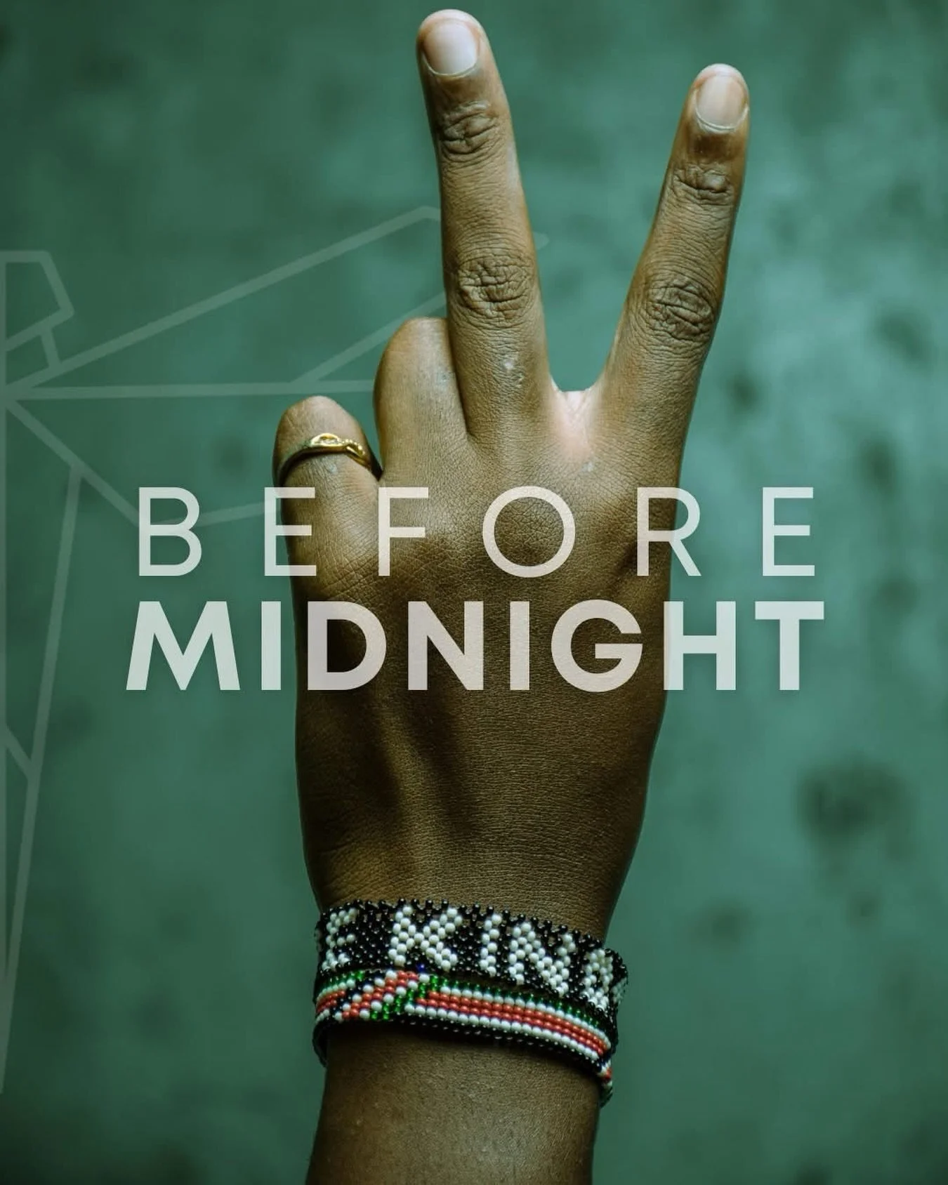 It&rsquo;s 7pm, and #RandomActsofKindnessDay is almost over.

There&rsquo;s still time.

Before the clock strikes midnight, you can:

⓵ Leave a positive review for a small business
⓶ Share someone&rsquo;s post about an upcoming event, promotion, or s