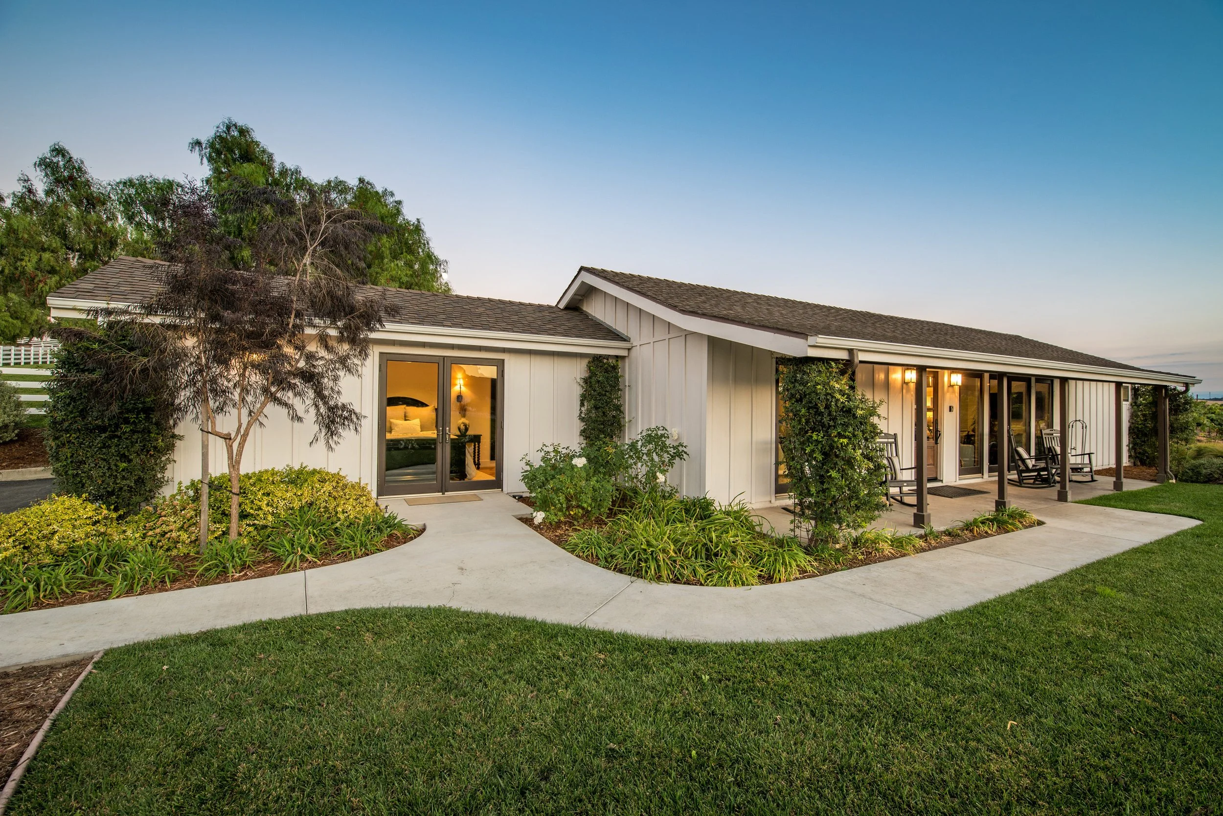 Contributors  
C & Co Homes - Design & Finishes
LMK Design Co - Furnishings 
Procurement 
