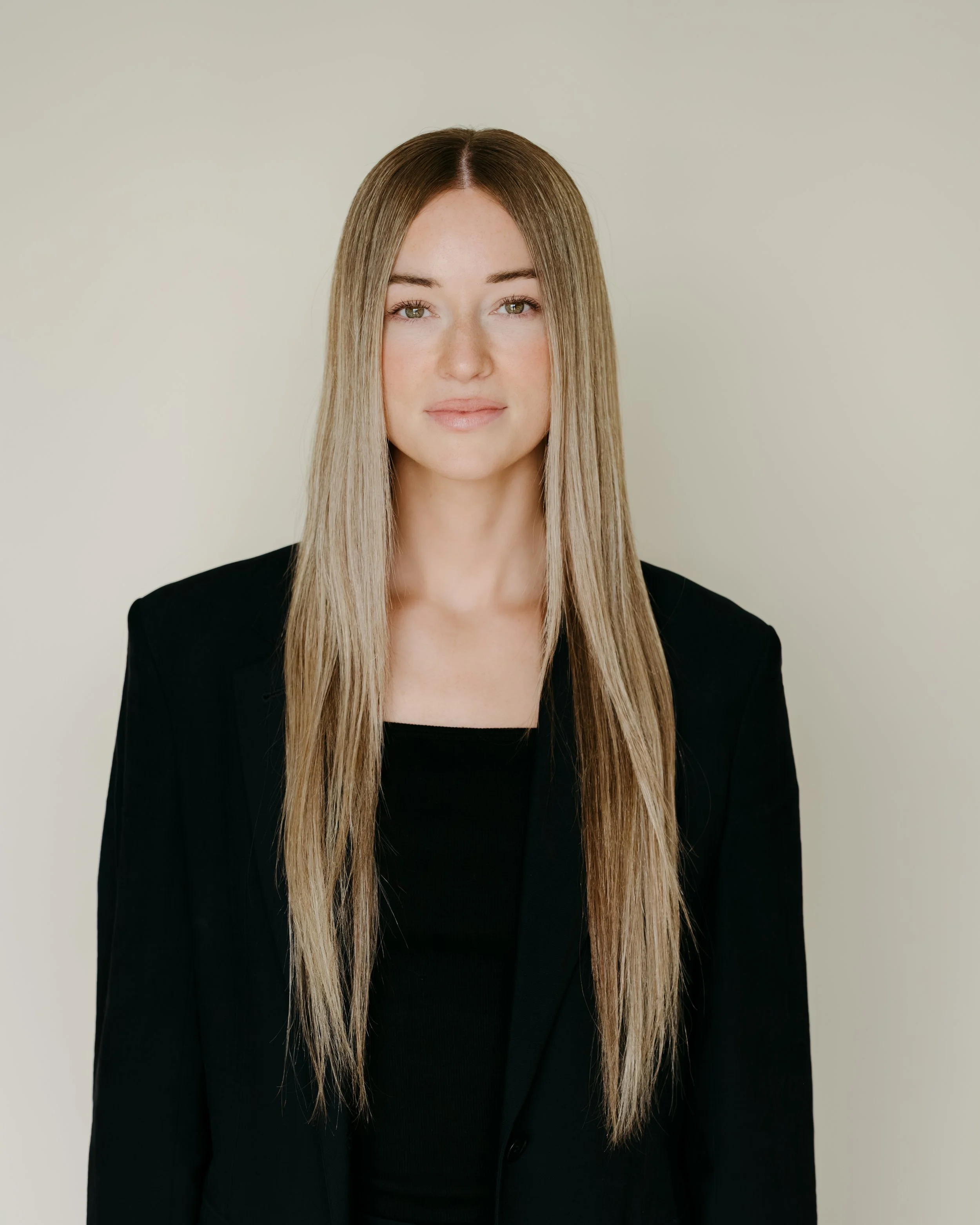 A headshot of Kathleen Ard, a family lawyer in Calgary, Alberta.