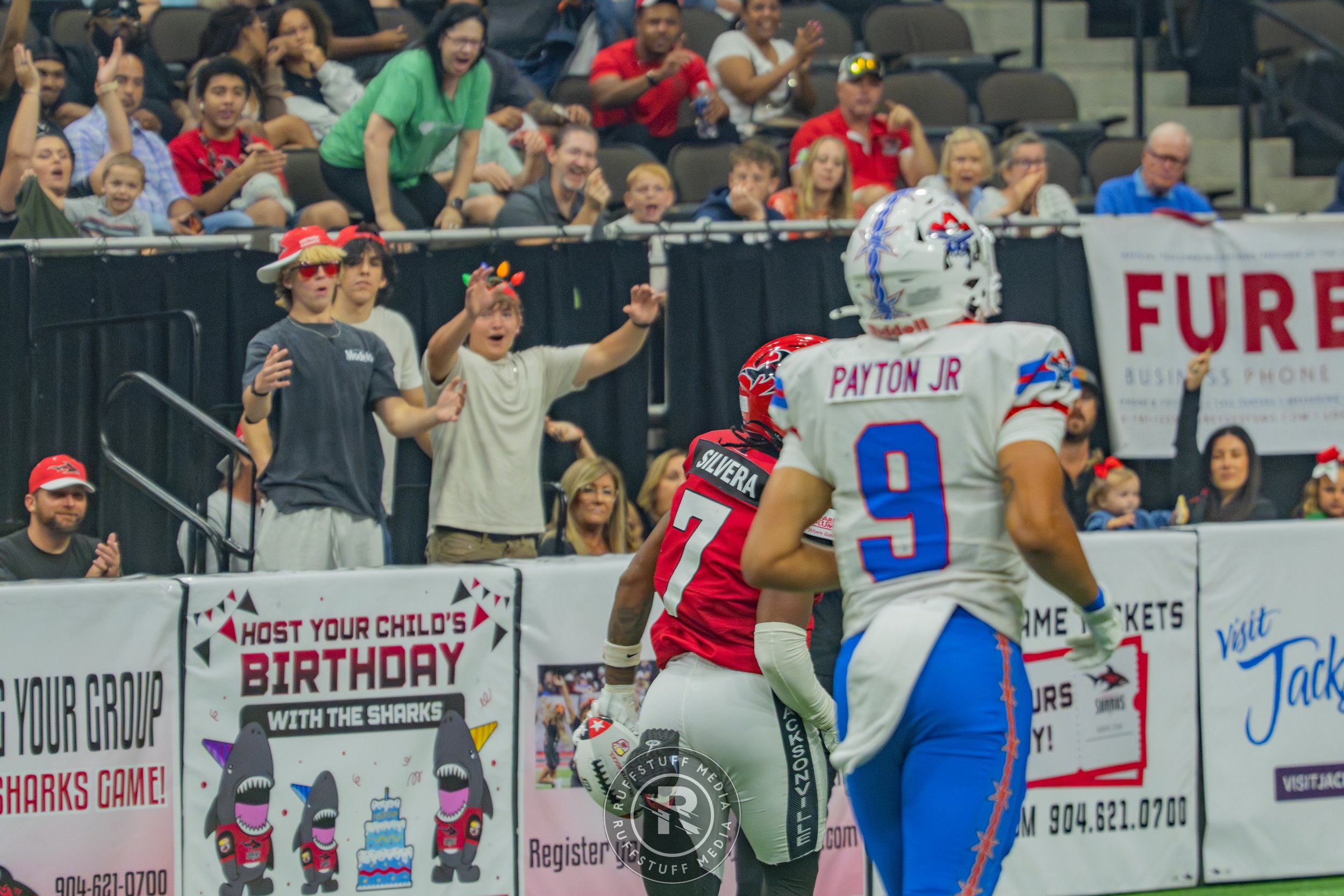 Sharks 260606-170.jpg