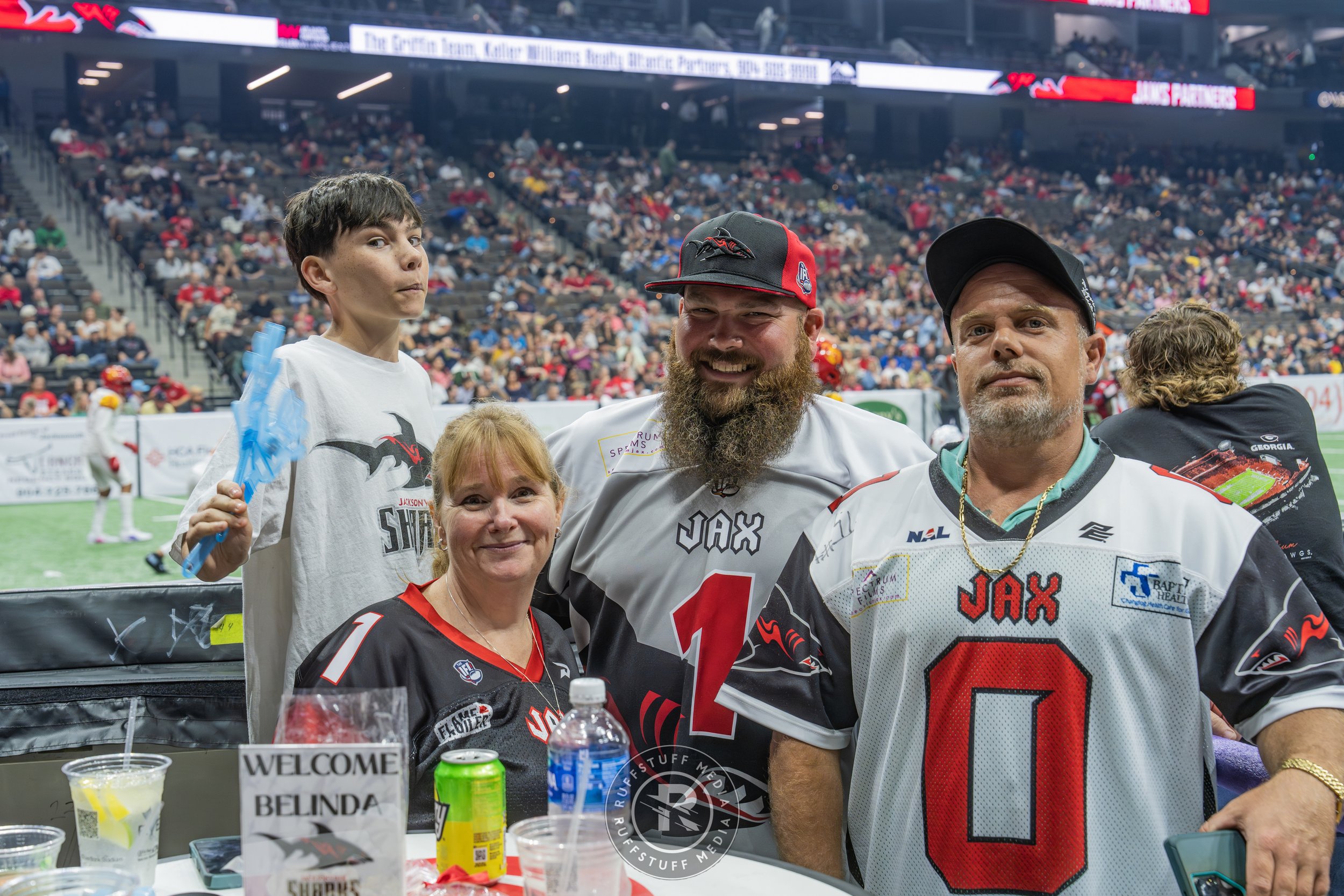 Sharks 260502-130_resize.JPG