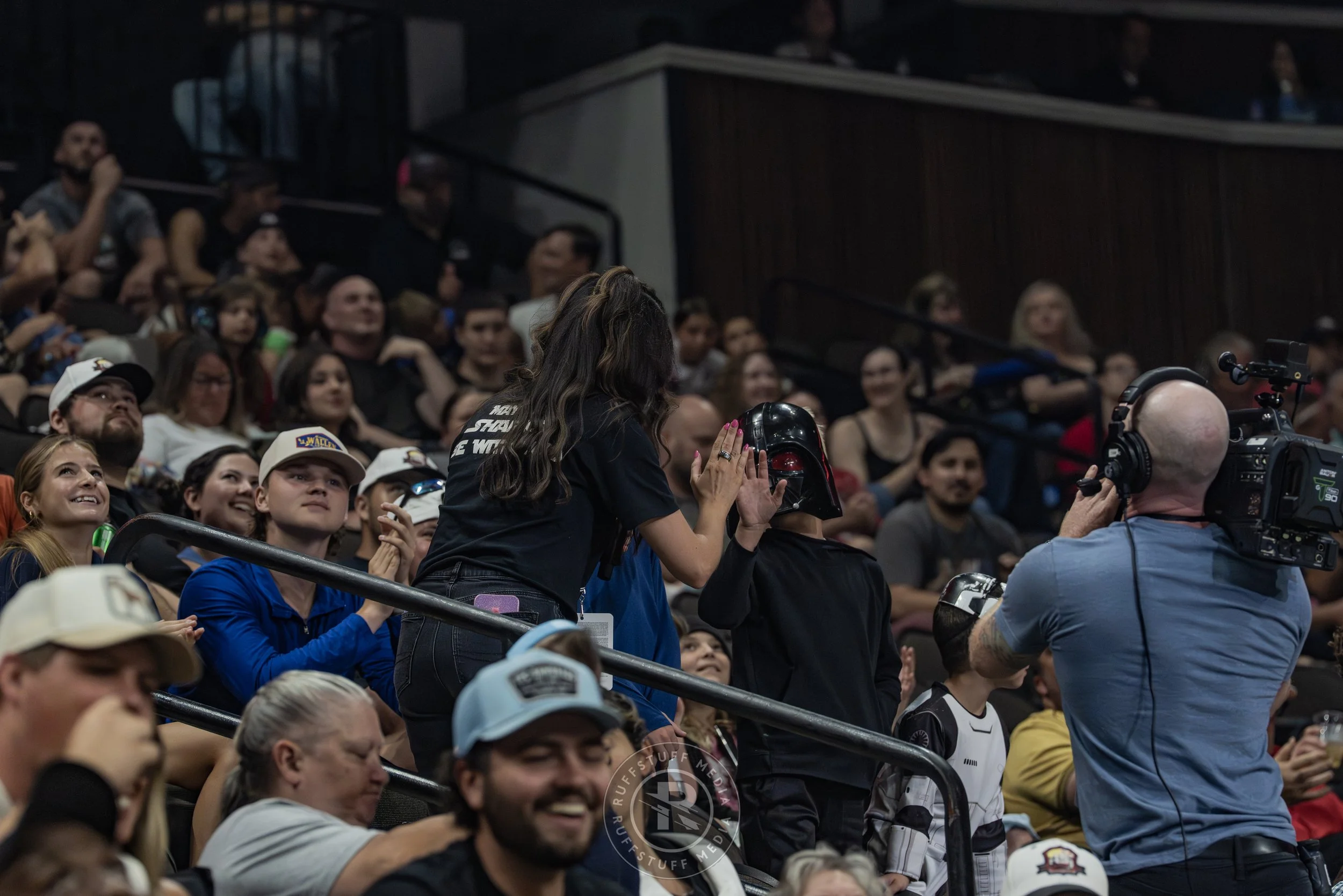 Sharks 260530-176.JPG