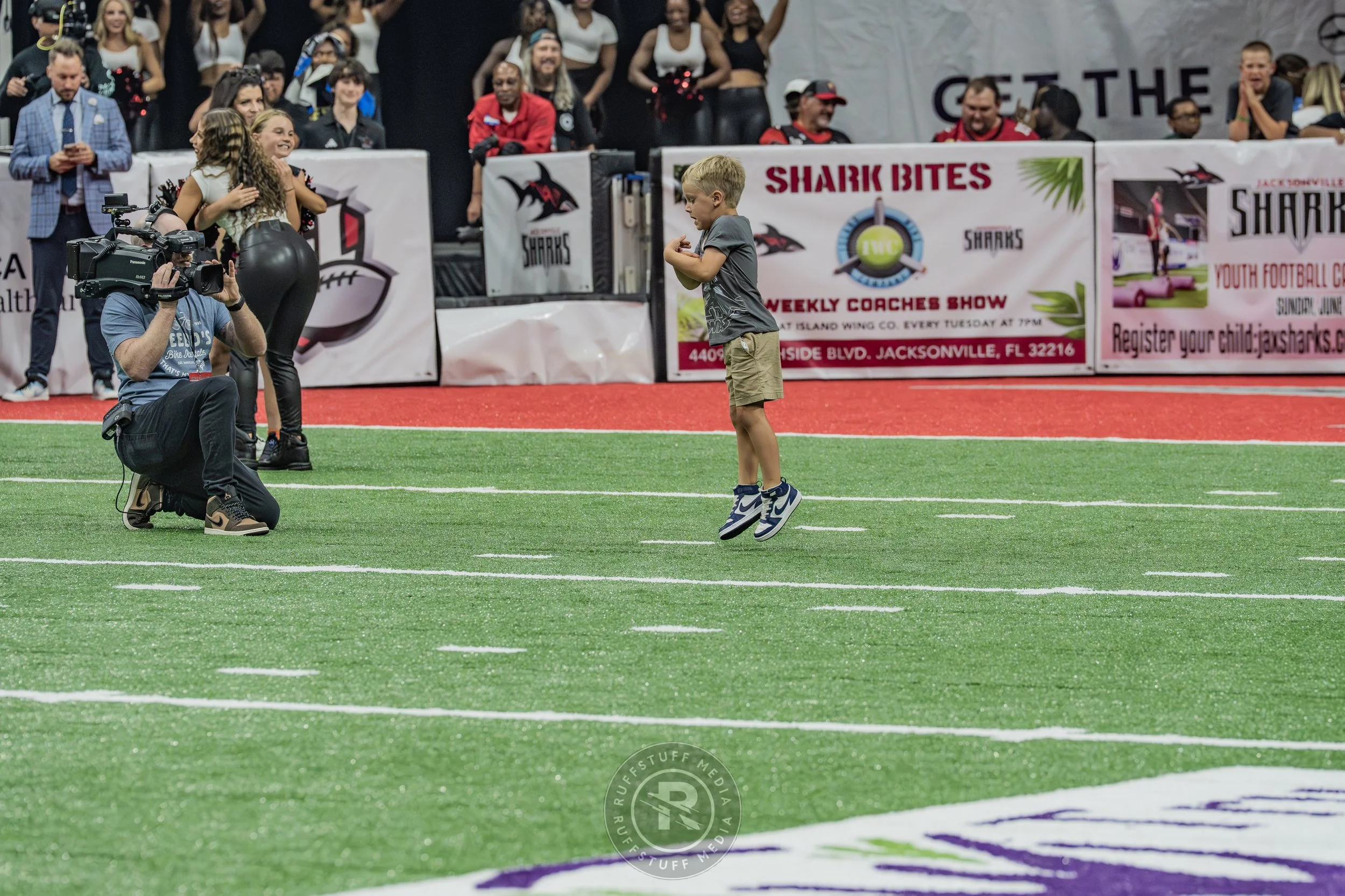 Sharks 260530-486.JPG