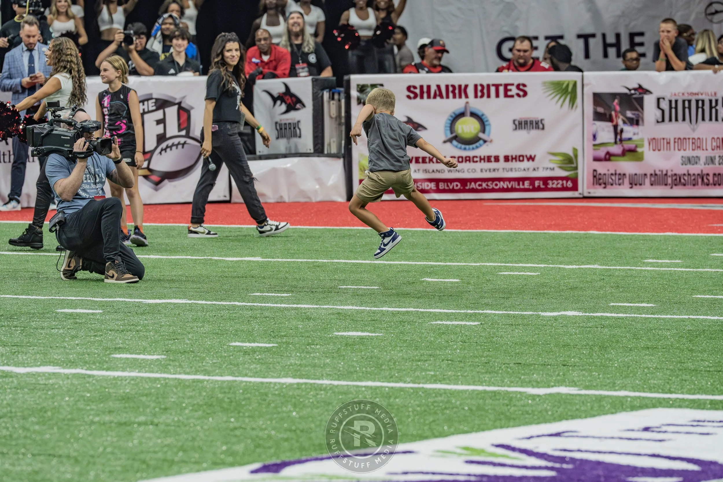 Sharks 260530-487.JPG