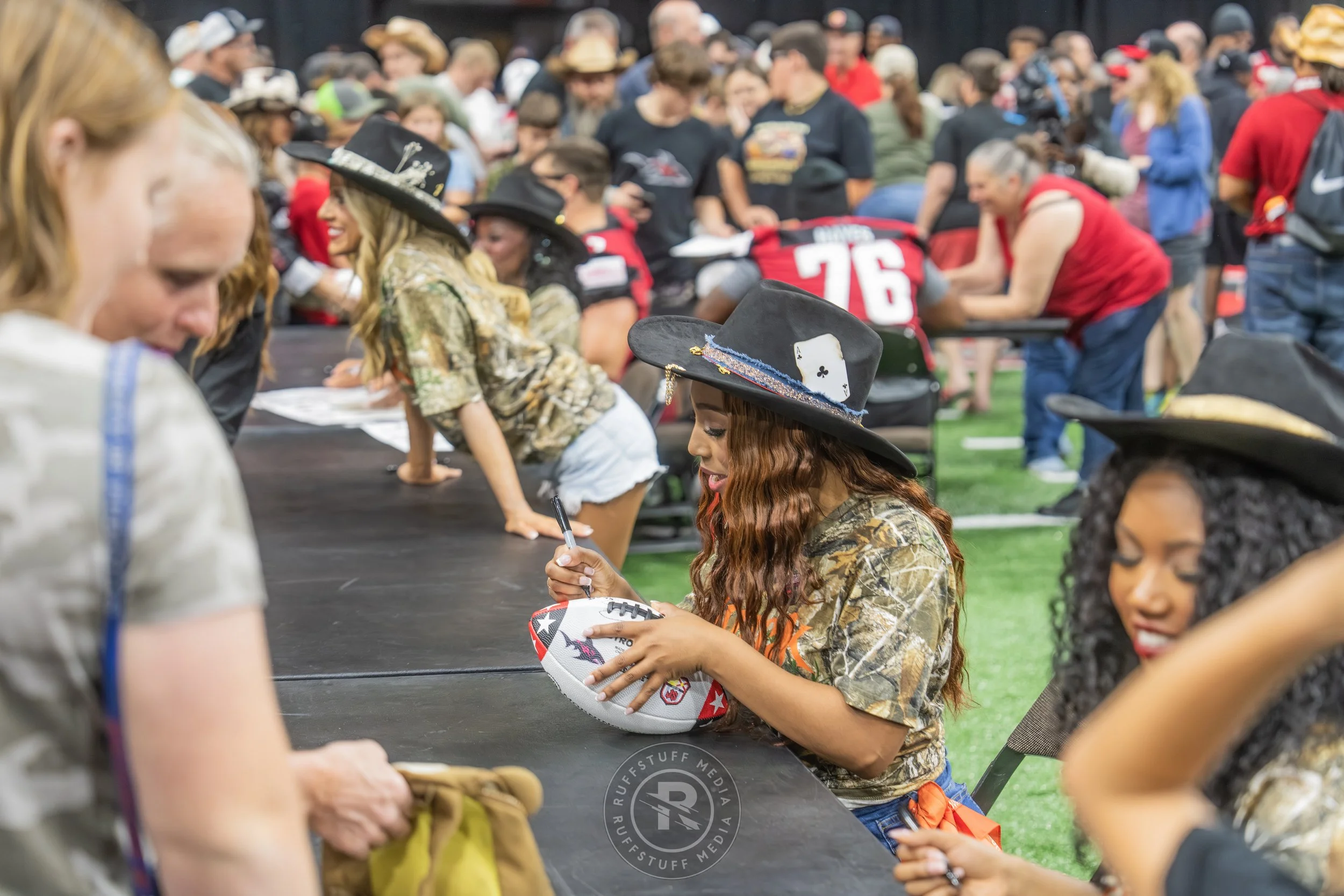 Sharks 260417-553_resize.JPG