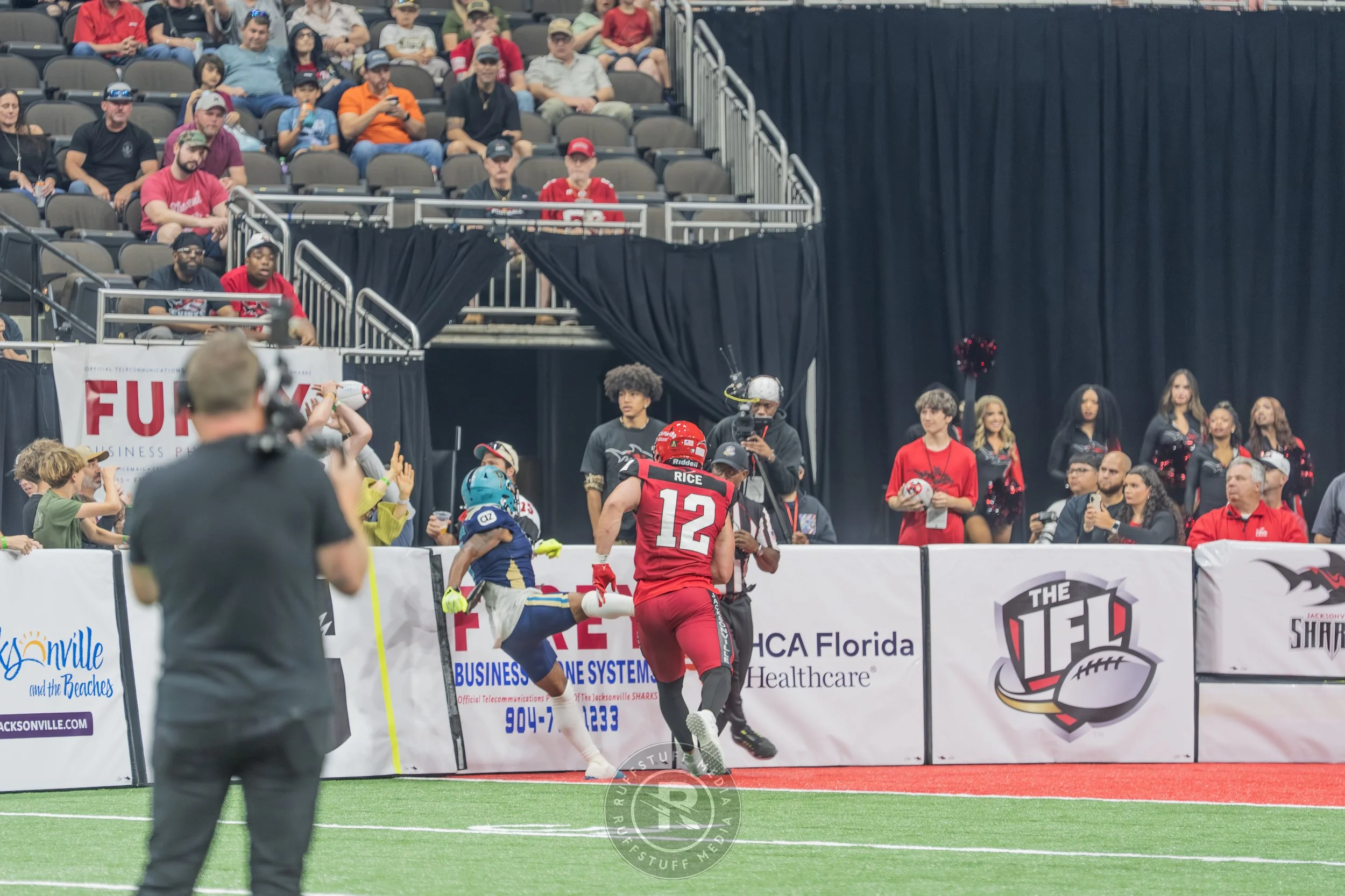 Sharks 260417-136.JPG