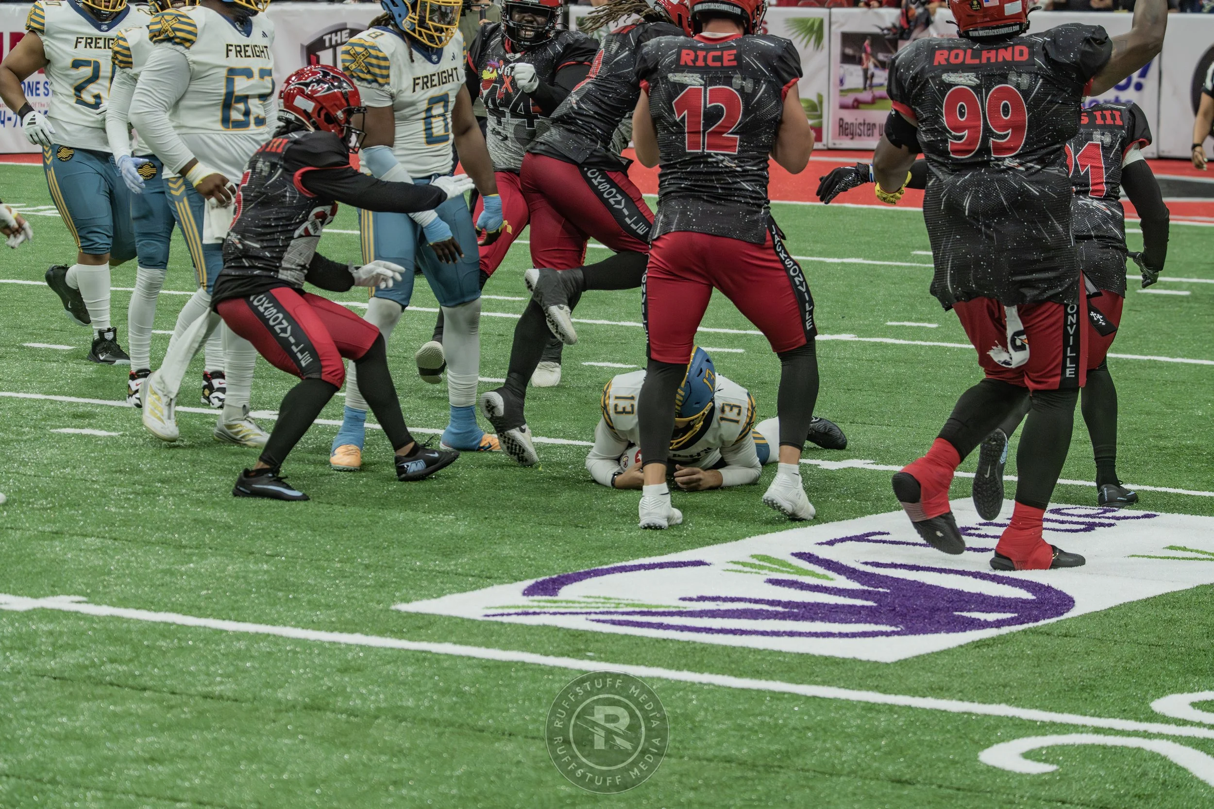 Sharks 260530-710.JPG