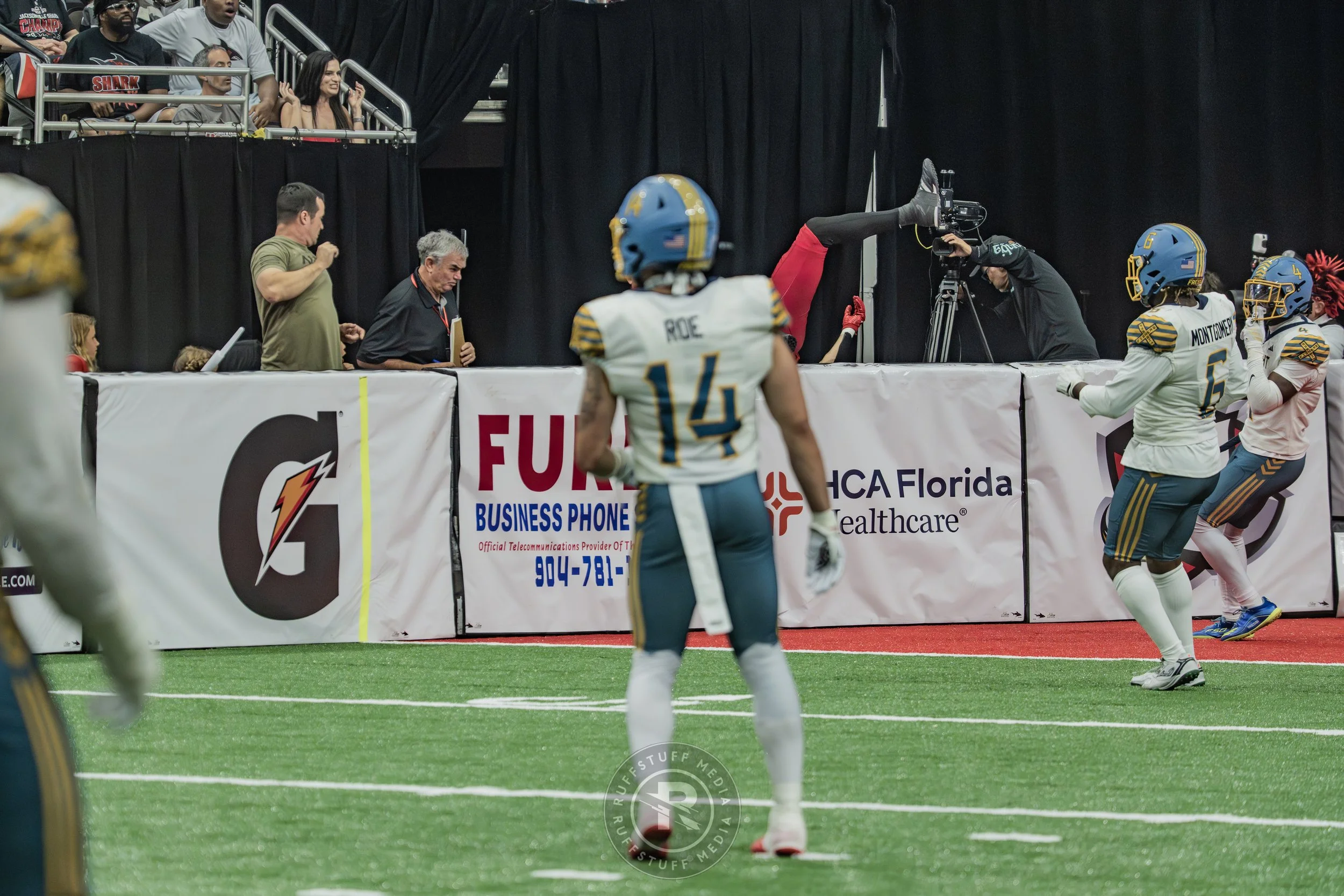 Sharks 260530-598.JPG